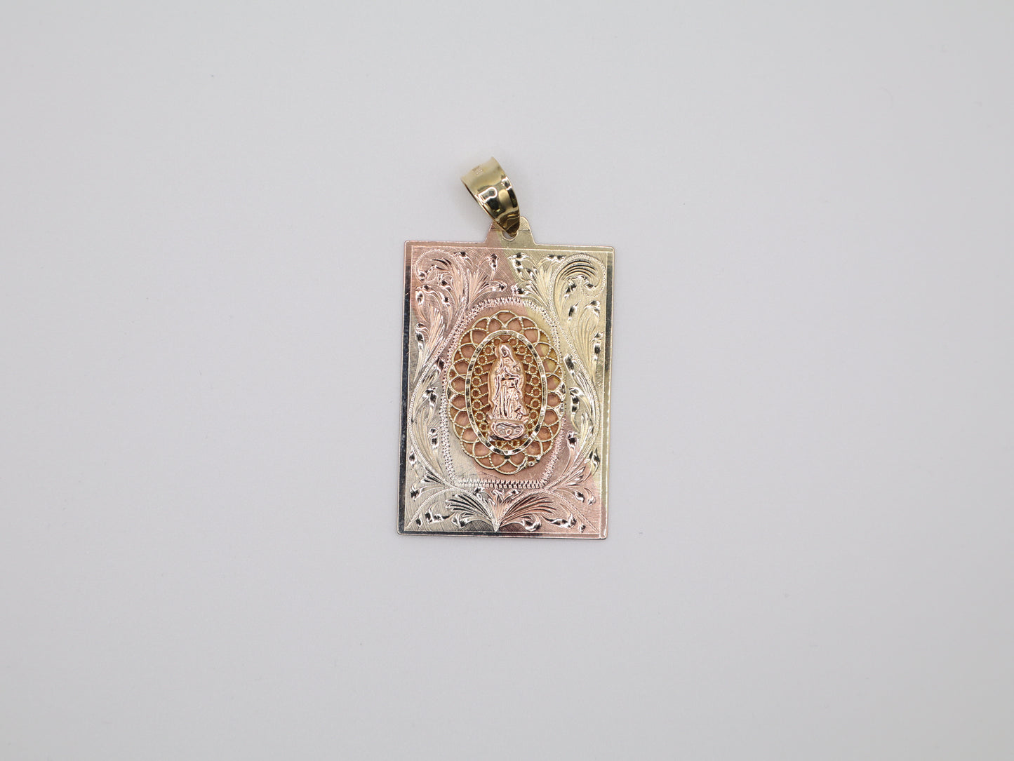 11.6g 2.37in, 33mm Tri-Color Virgin Mary Pendant