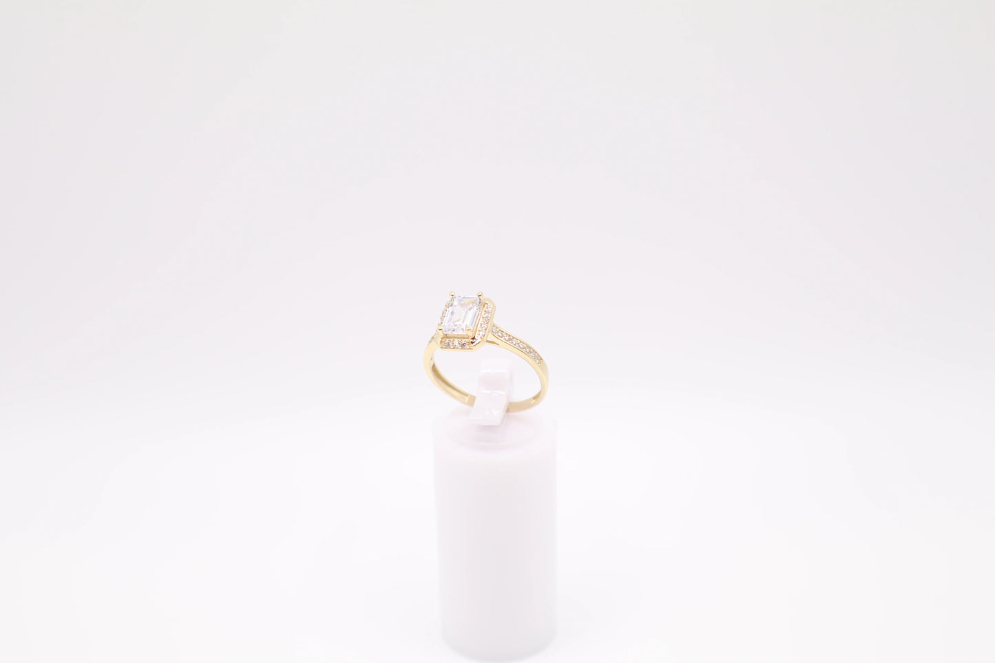 Size 7, 2mm White Stone Ring