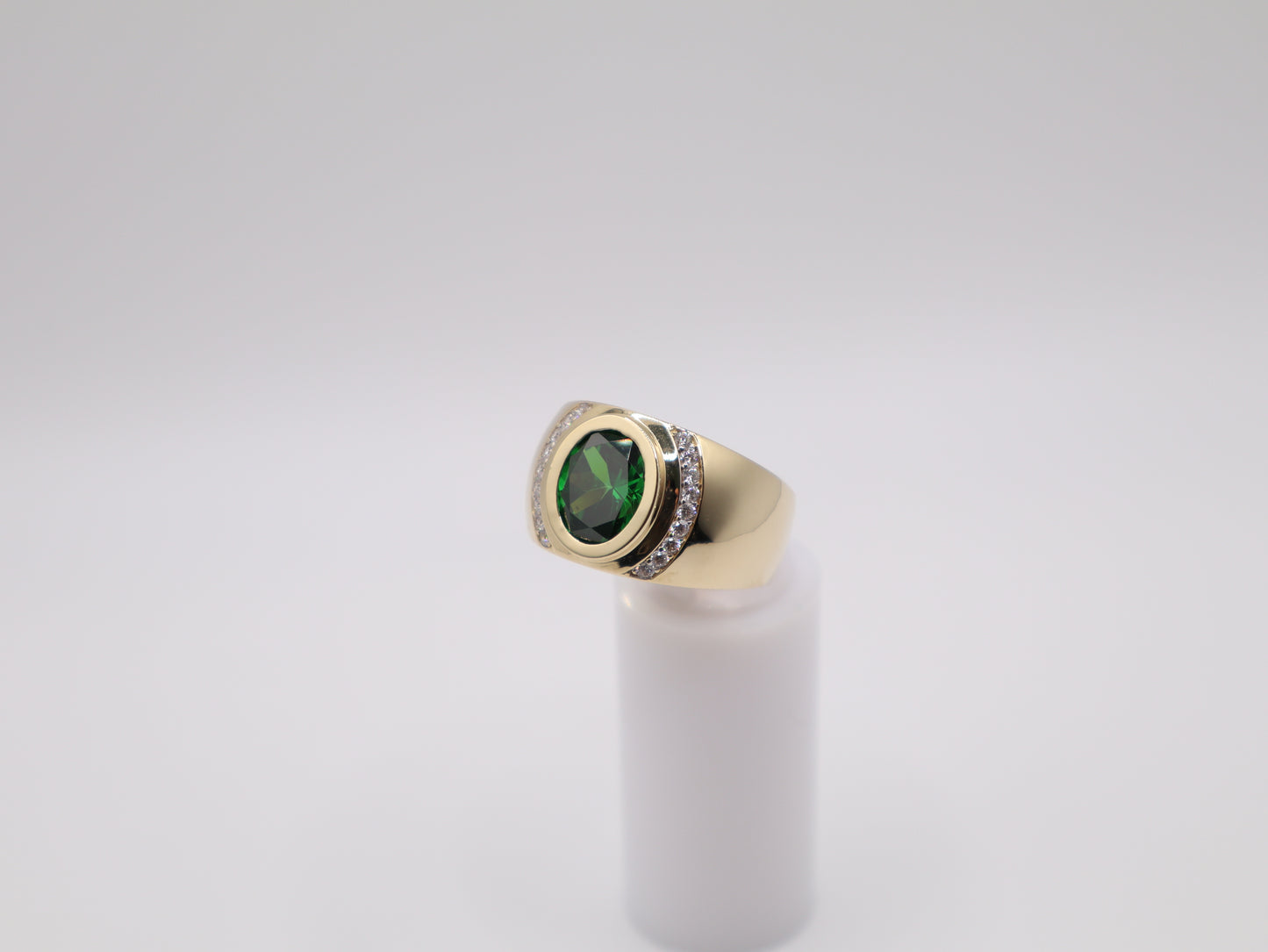Size 9.5, 5.3mm Green Stone Ring