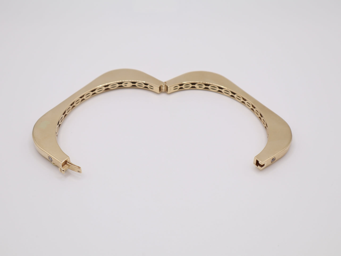 23.4g, 2.5in, 4.46mm Contemporary Bracelet