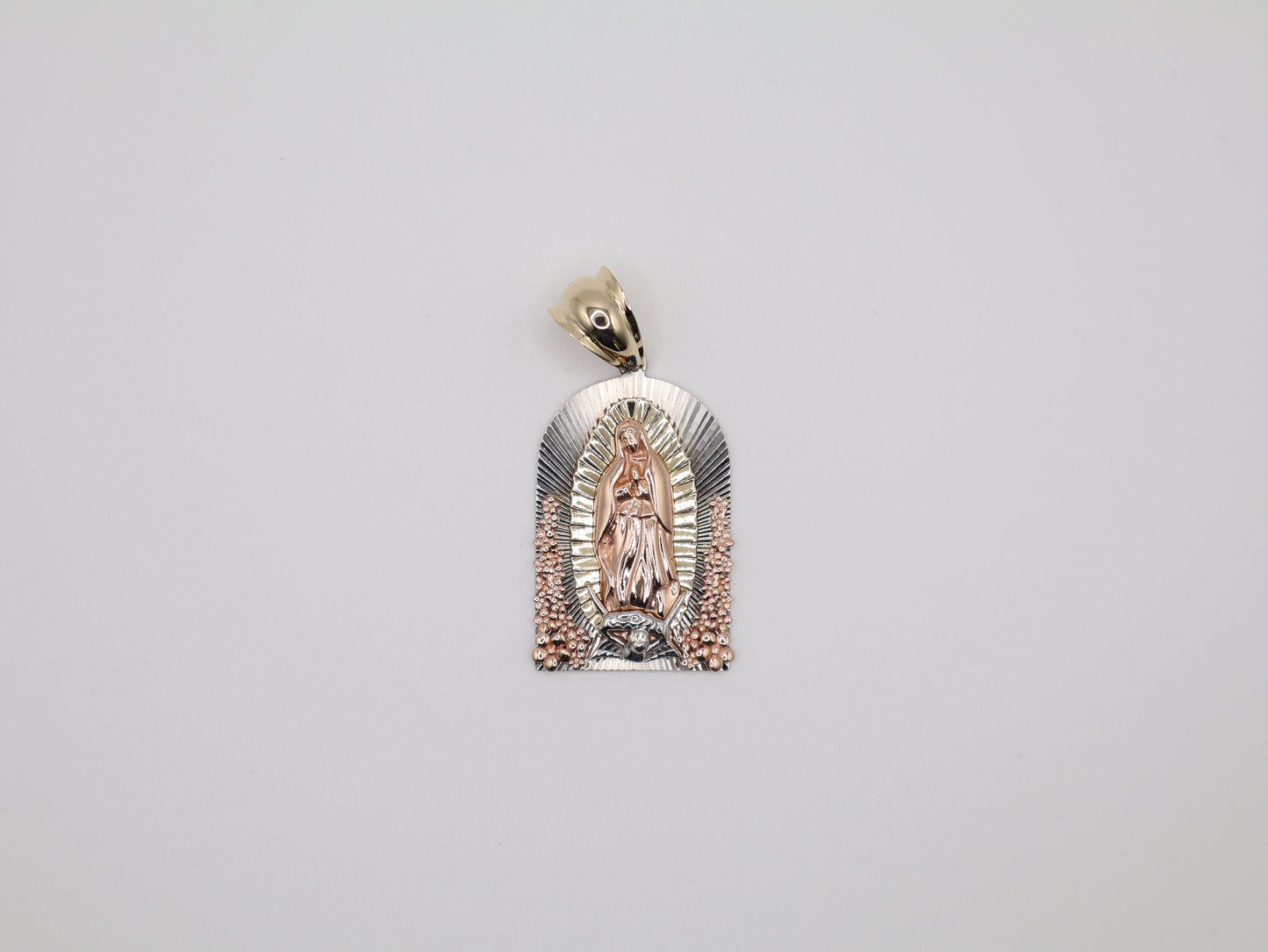 6.9g 0in, 3.72mm Virgin Mary Tri-Color Pendant