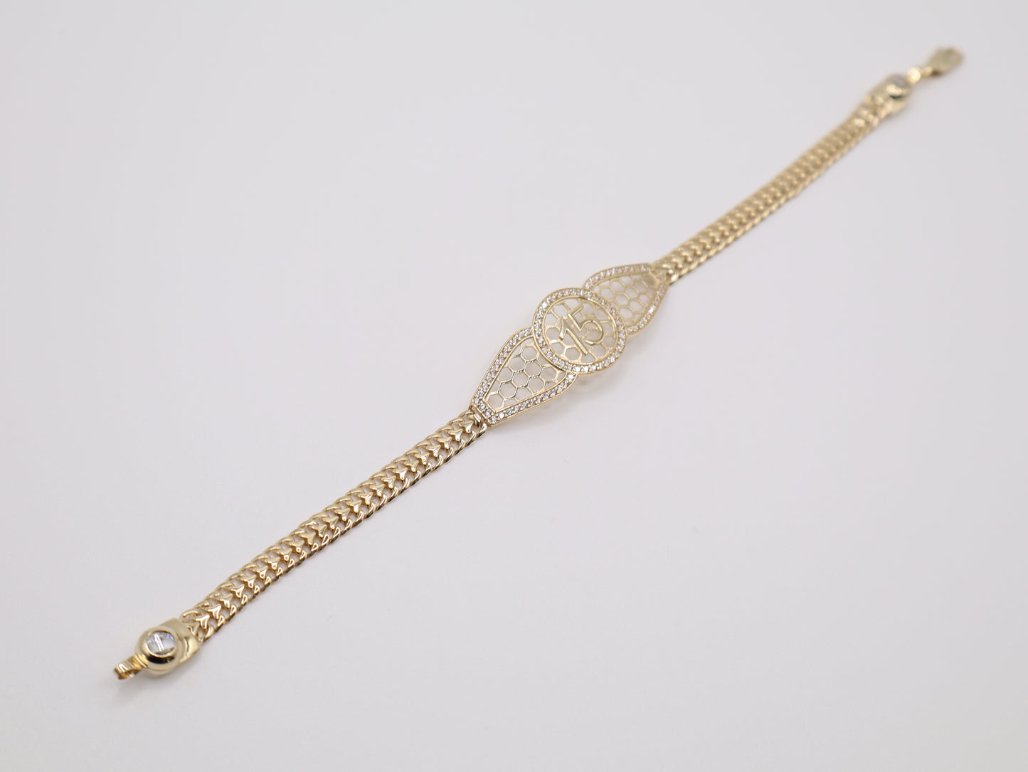 6.8g, 7.25in, 14.65mm Quinceañera Bracelet