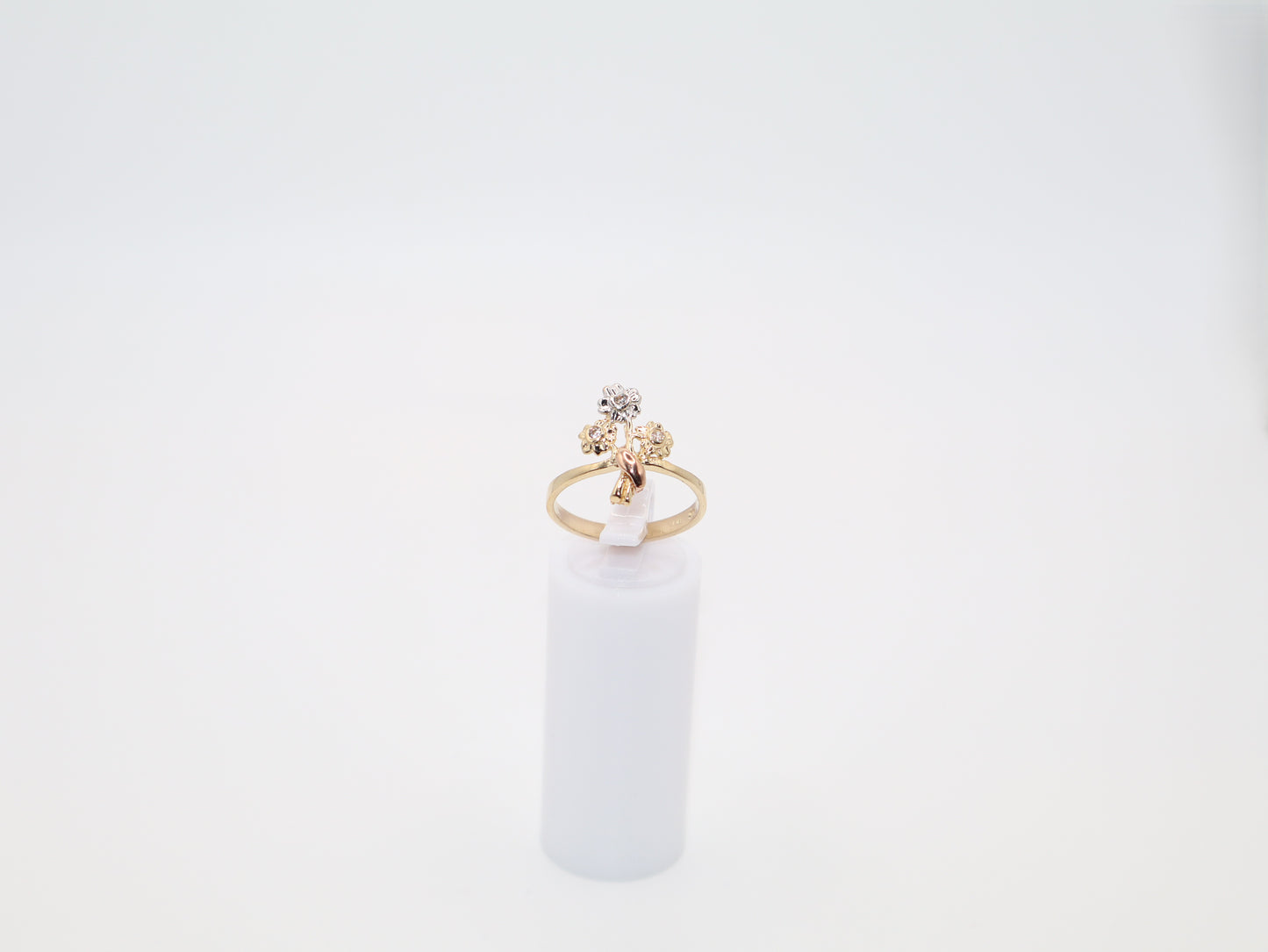 2.9g Size 7.75, 2.46mm Flowers Ring