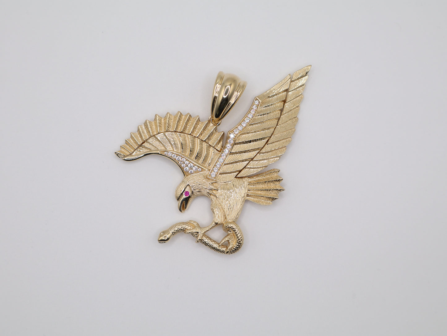 30.3g 2.5in, 73mm Eagle Eating Snake Pendant