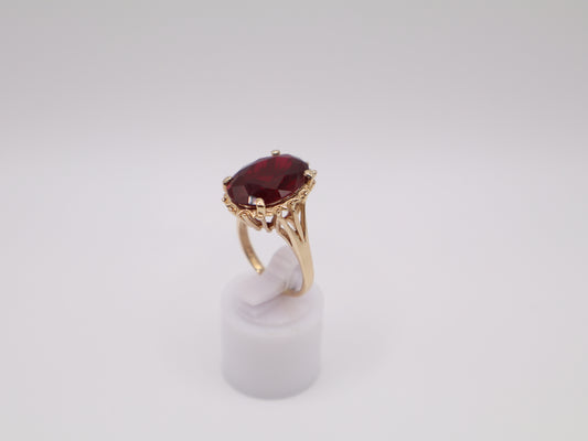 6.4g, 6.75 Ring Size, 19.9mm Dark Red Stone Ring