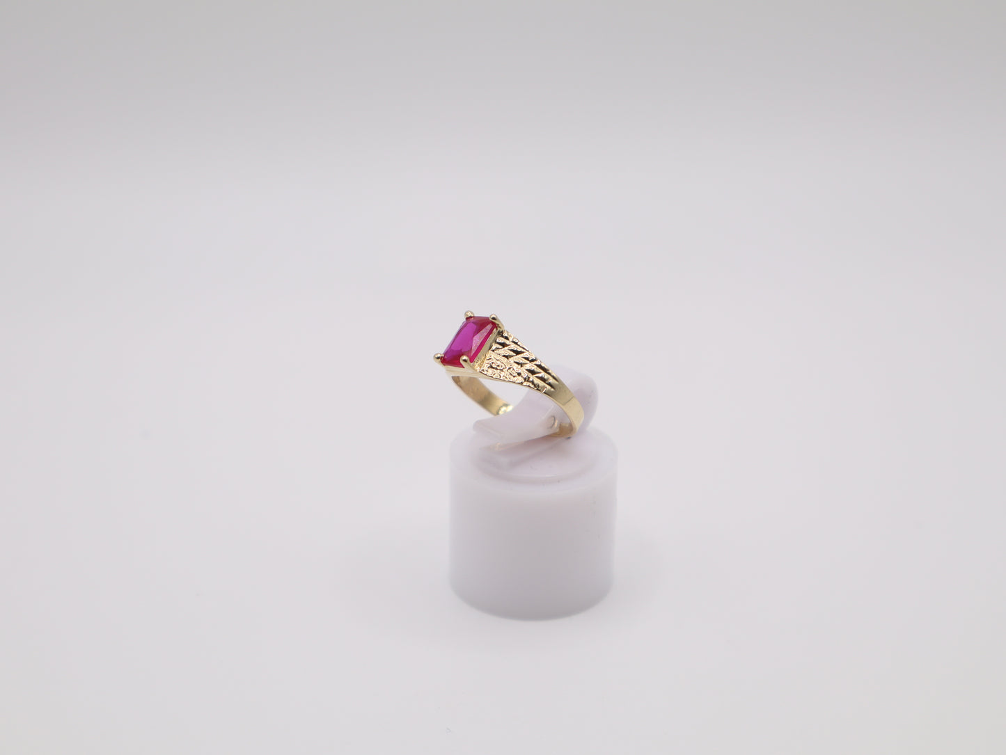 1.5g, 3.75 Ring Size, 2.74mm Pink Stone Ring