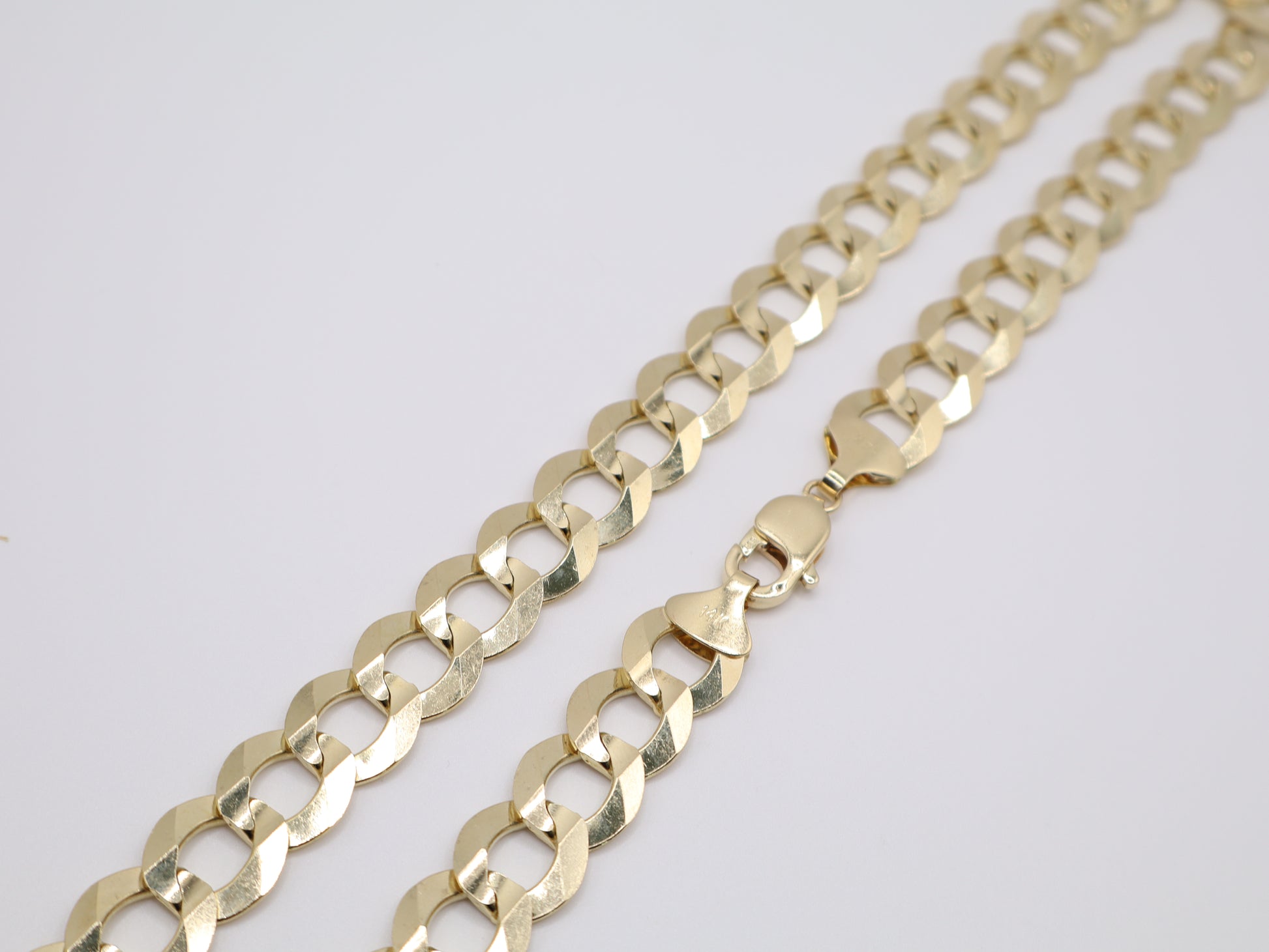 107.9g, 23.875in, 14.11mm Curb-Cuban Chain