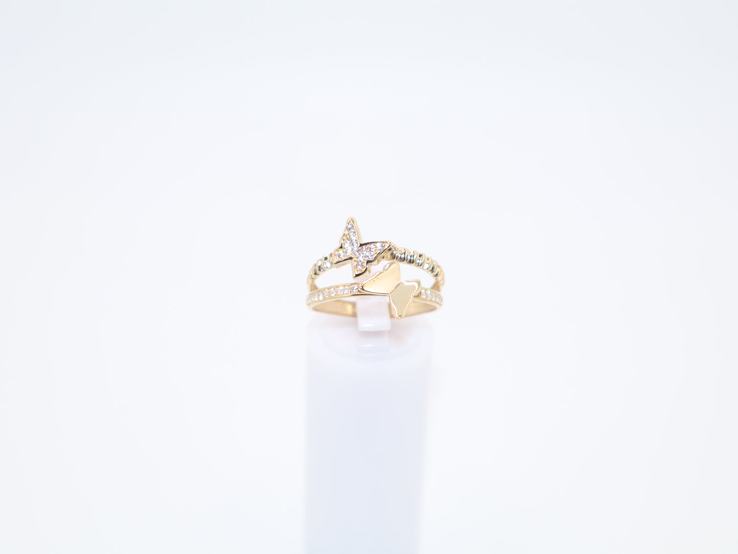 2.4g Size 8.25, 2.71mm White Stone Butterfly Ring
