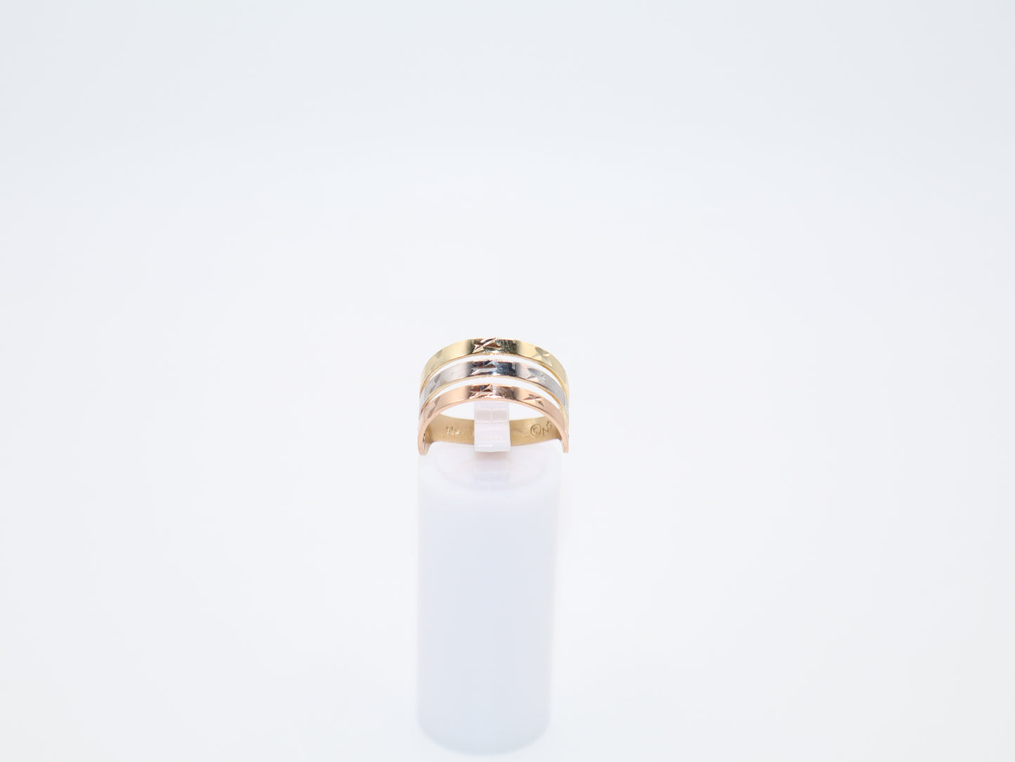 2.9g Size 8.5, 3.69mm Contemporary Ring
