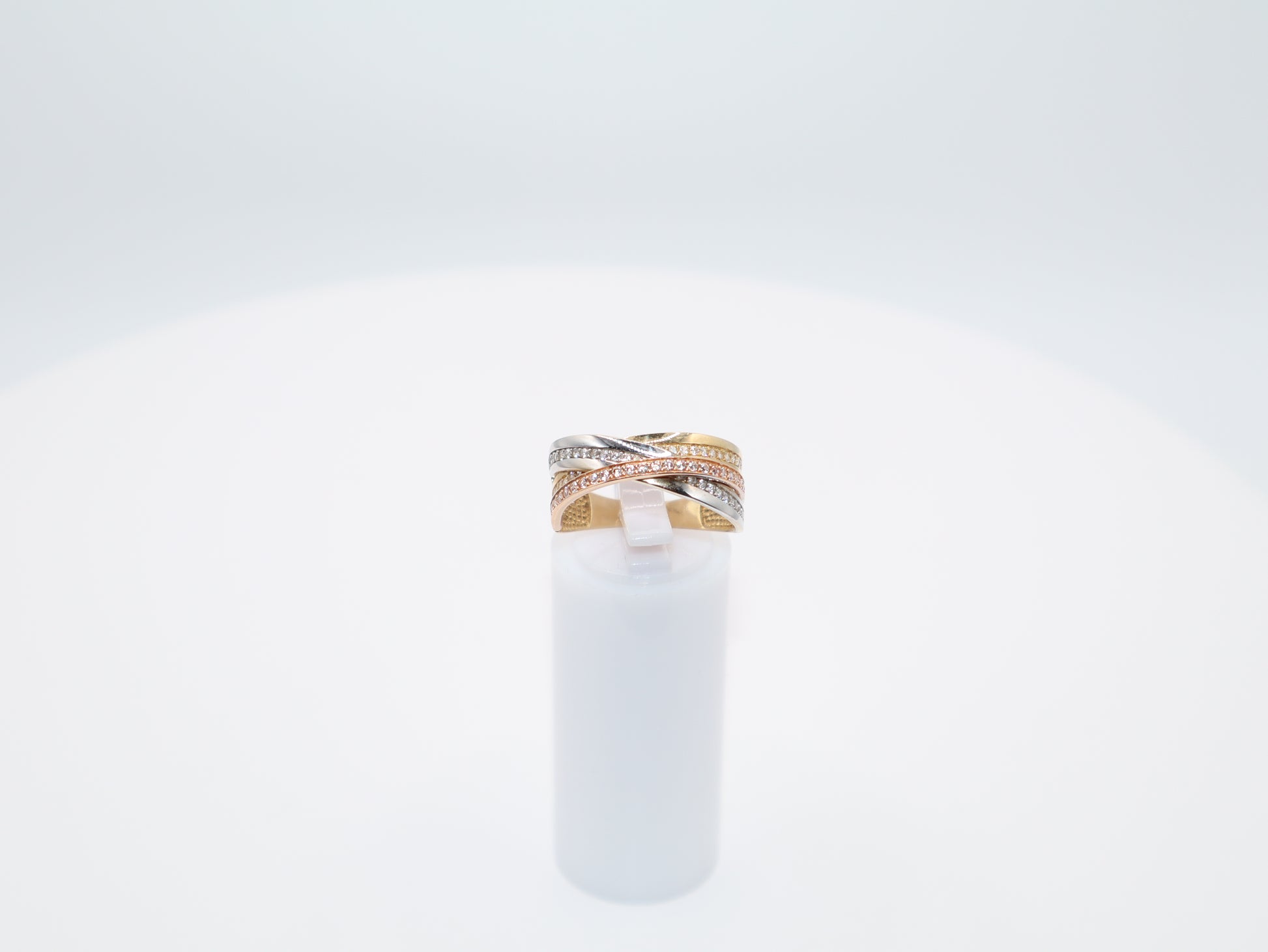 3.4g Size 8, 2.9mm Contemporary Ring