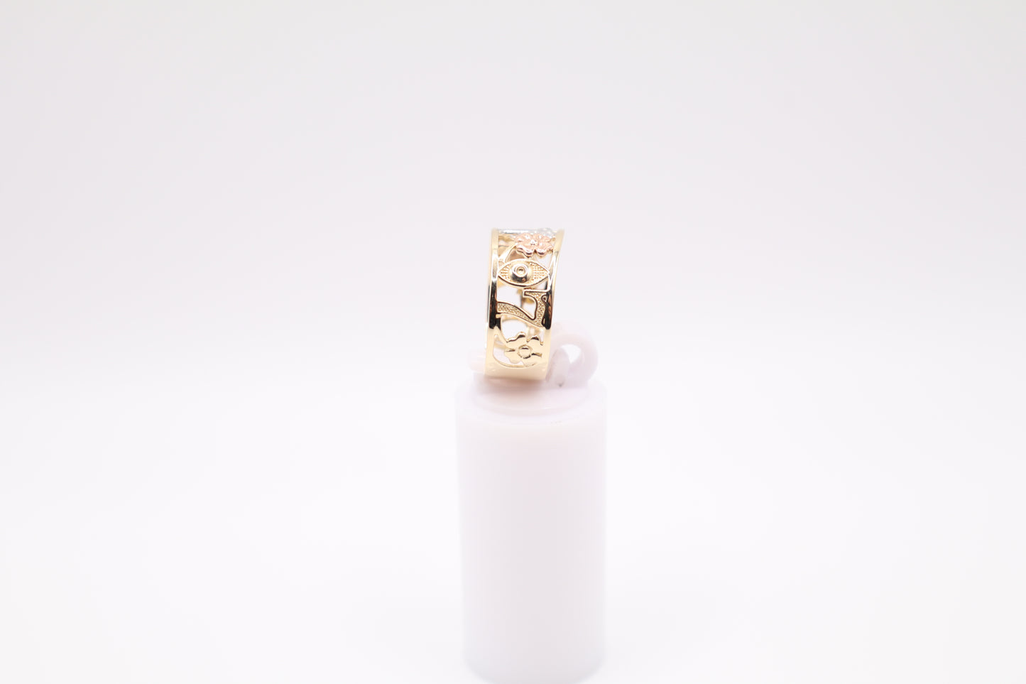 Size 8, 8mm Lucky Charm Ring