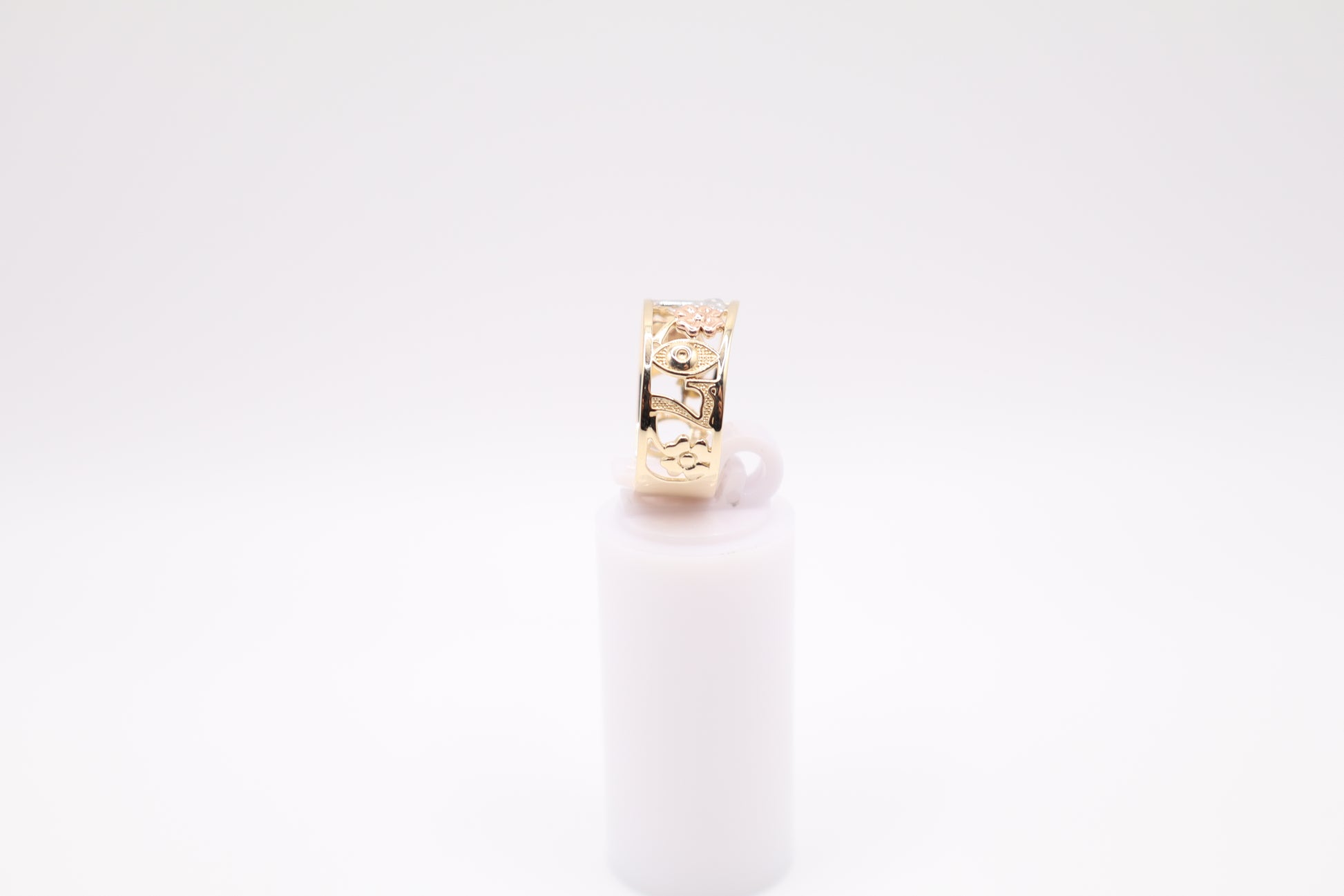 Size 8, 8mm Lucky Charm Ring