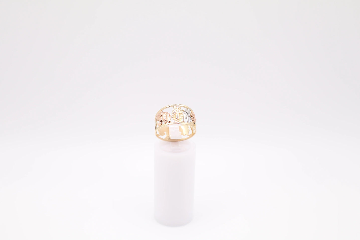 Size 8, 8mm Lucky Charm Ring