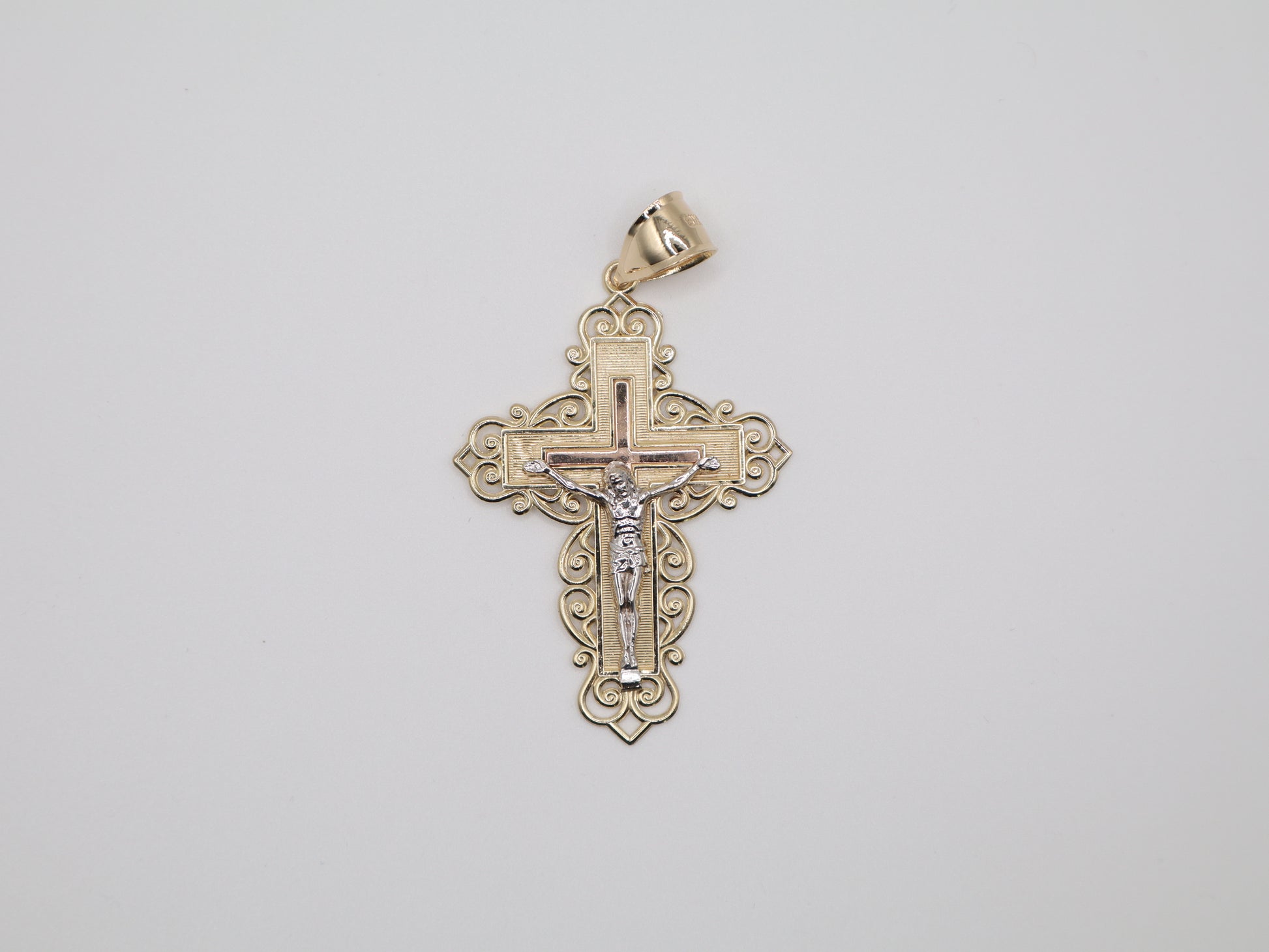 10.2g 2.75in, 40mm Christ on Cross Pendant
