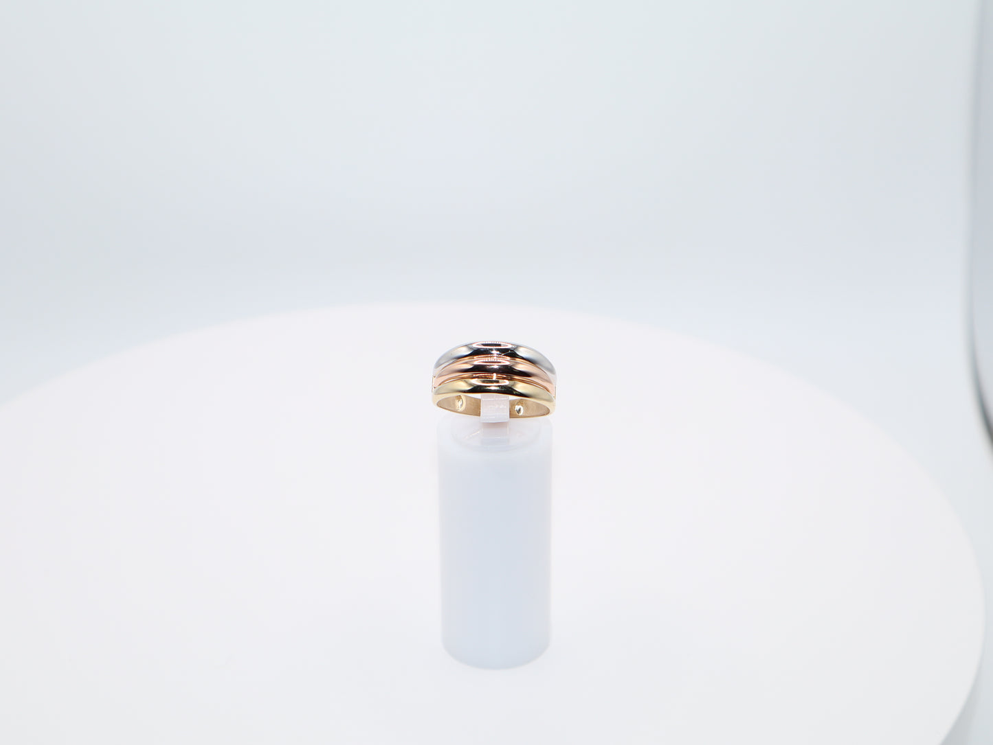 2.8g Size 8.25, 3.25mm Contemporary Ring