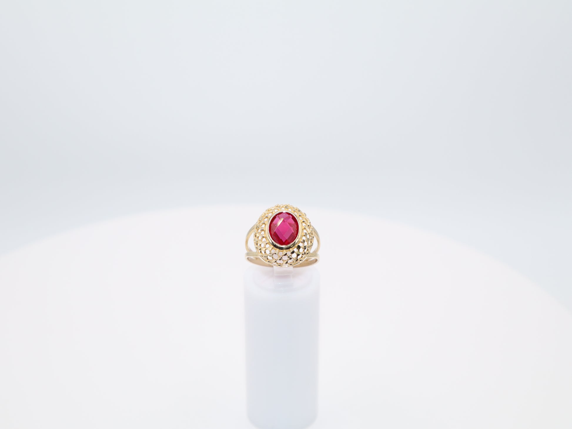 3.1g Size 7, 2.1mm Magenta Stone Ring