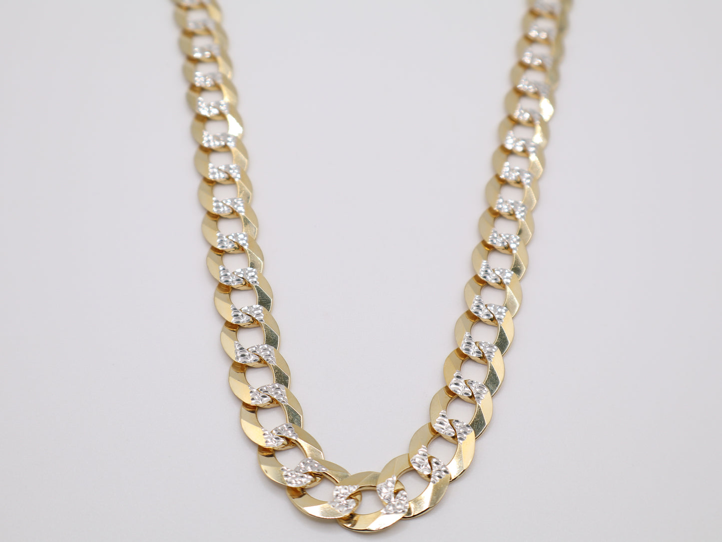 70.1g, 24in, 11mm Curb-Cuban Chain