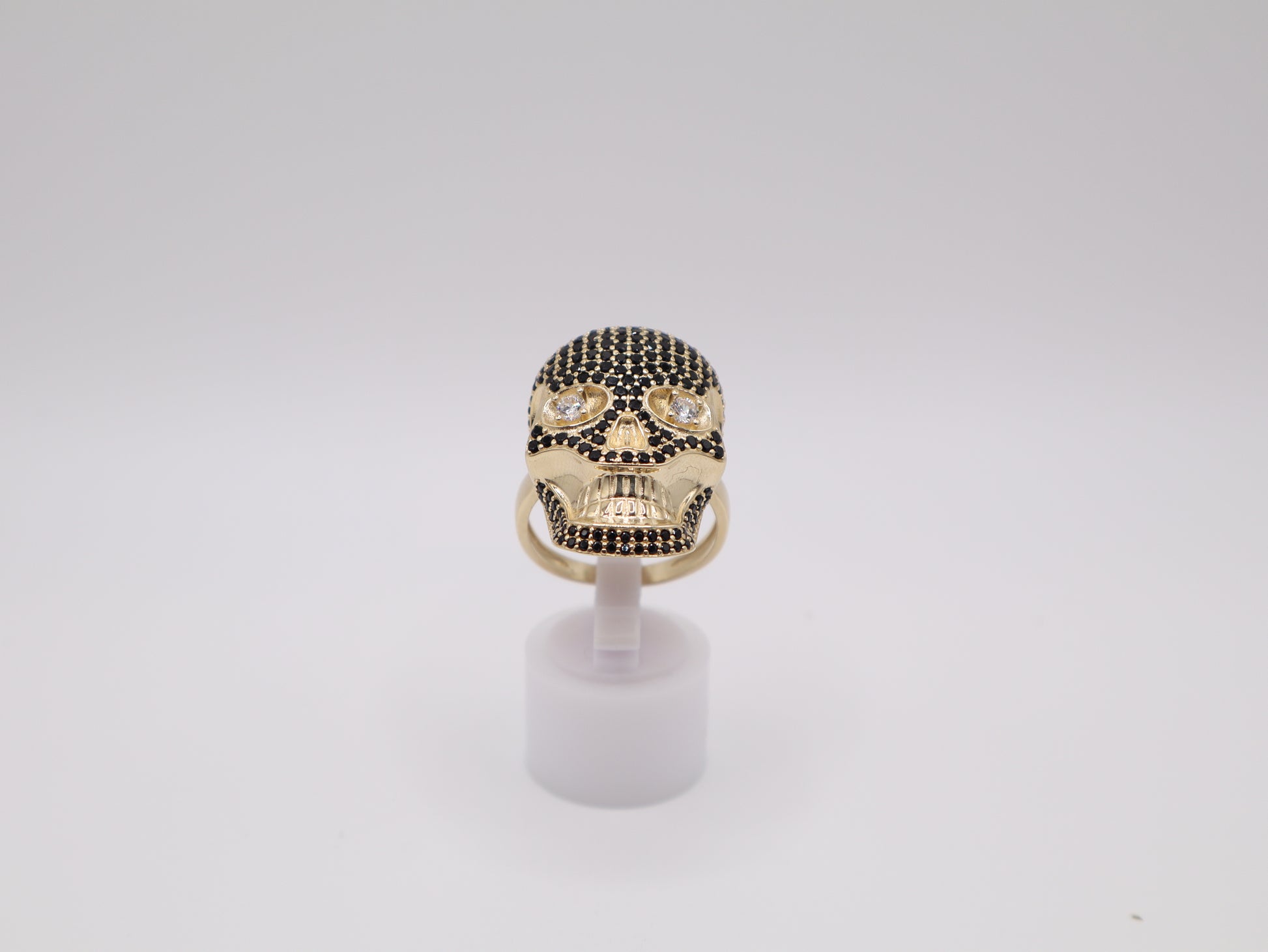 8.9g, 10.25, Ring Size 2.98mm Black Stone Skull Ring