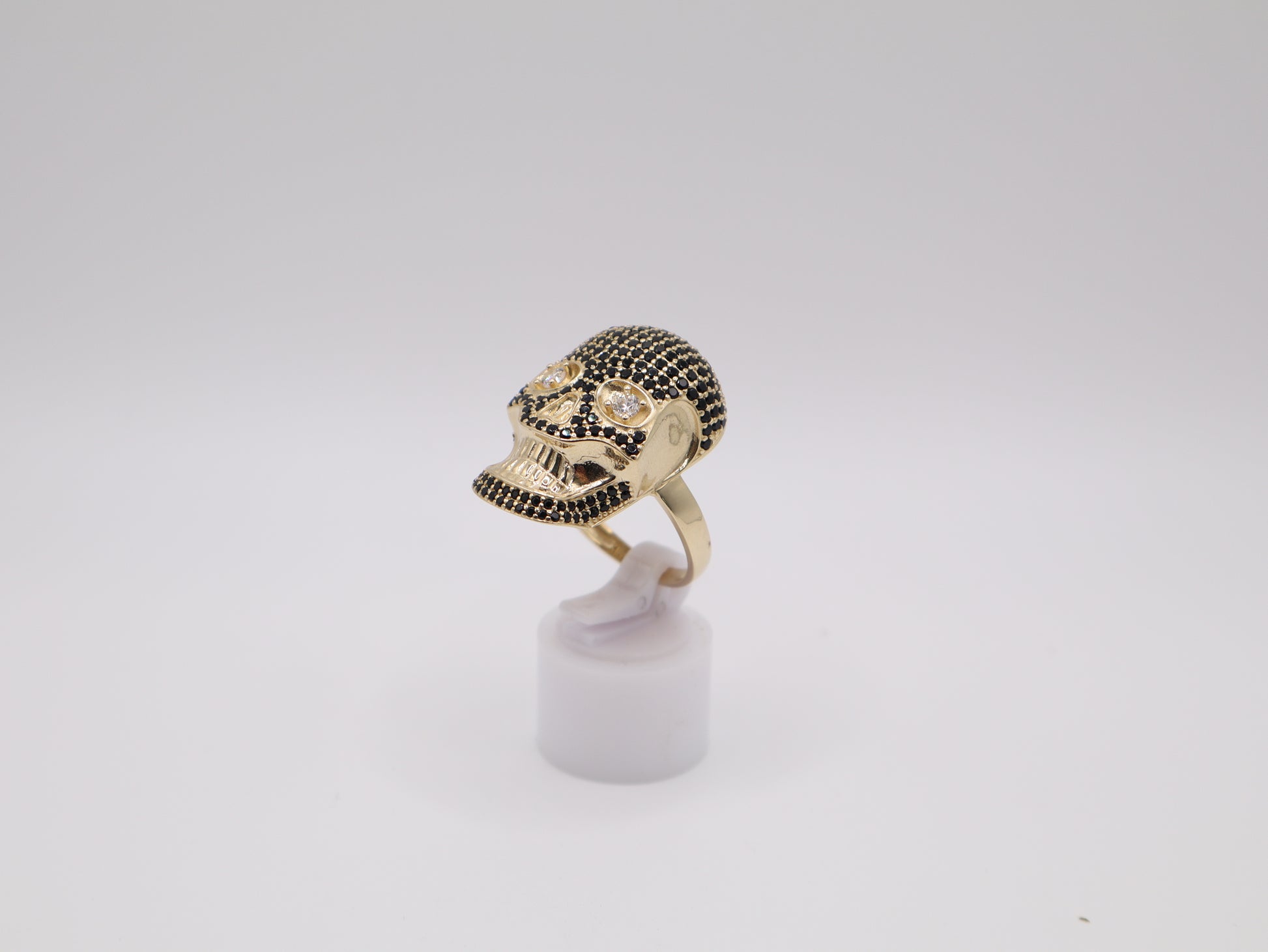 8.9g, 10.25, Ring Size 2.98mm Black Stone Skull Ring