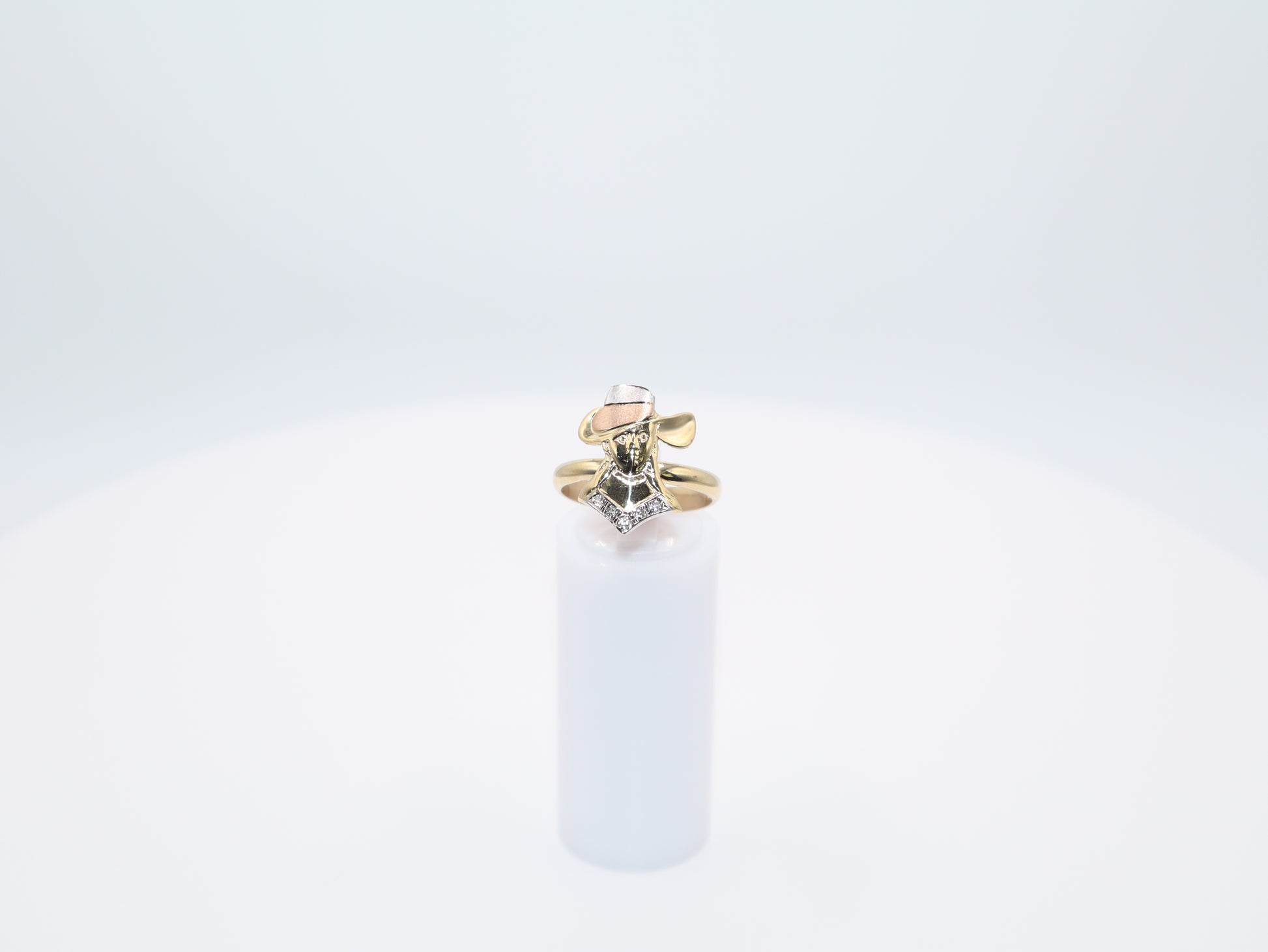 3.8g Size 7.5, 3.18mm Contemporary Ring