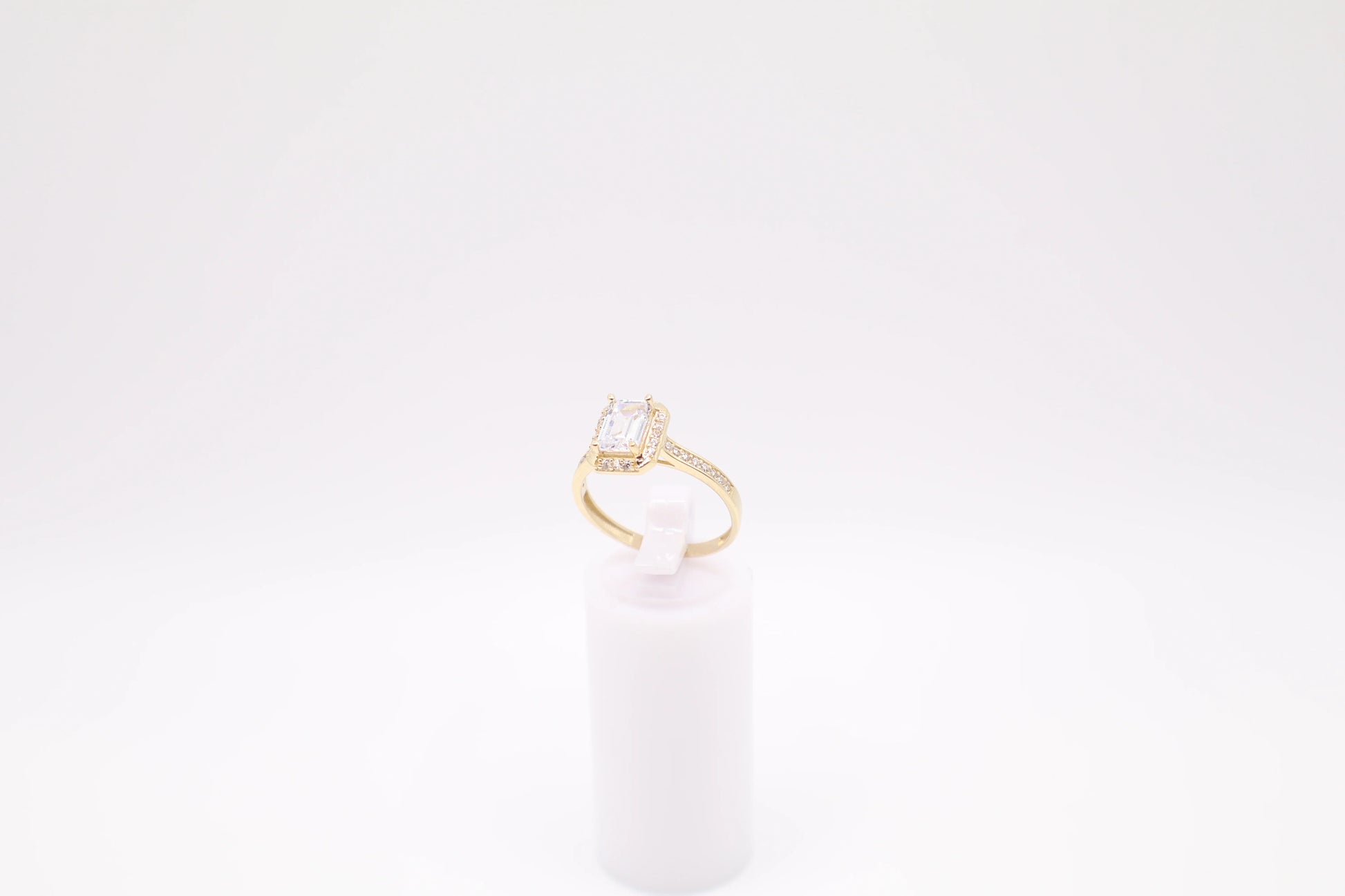 Size 7, 2mm White Stone Ring