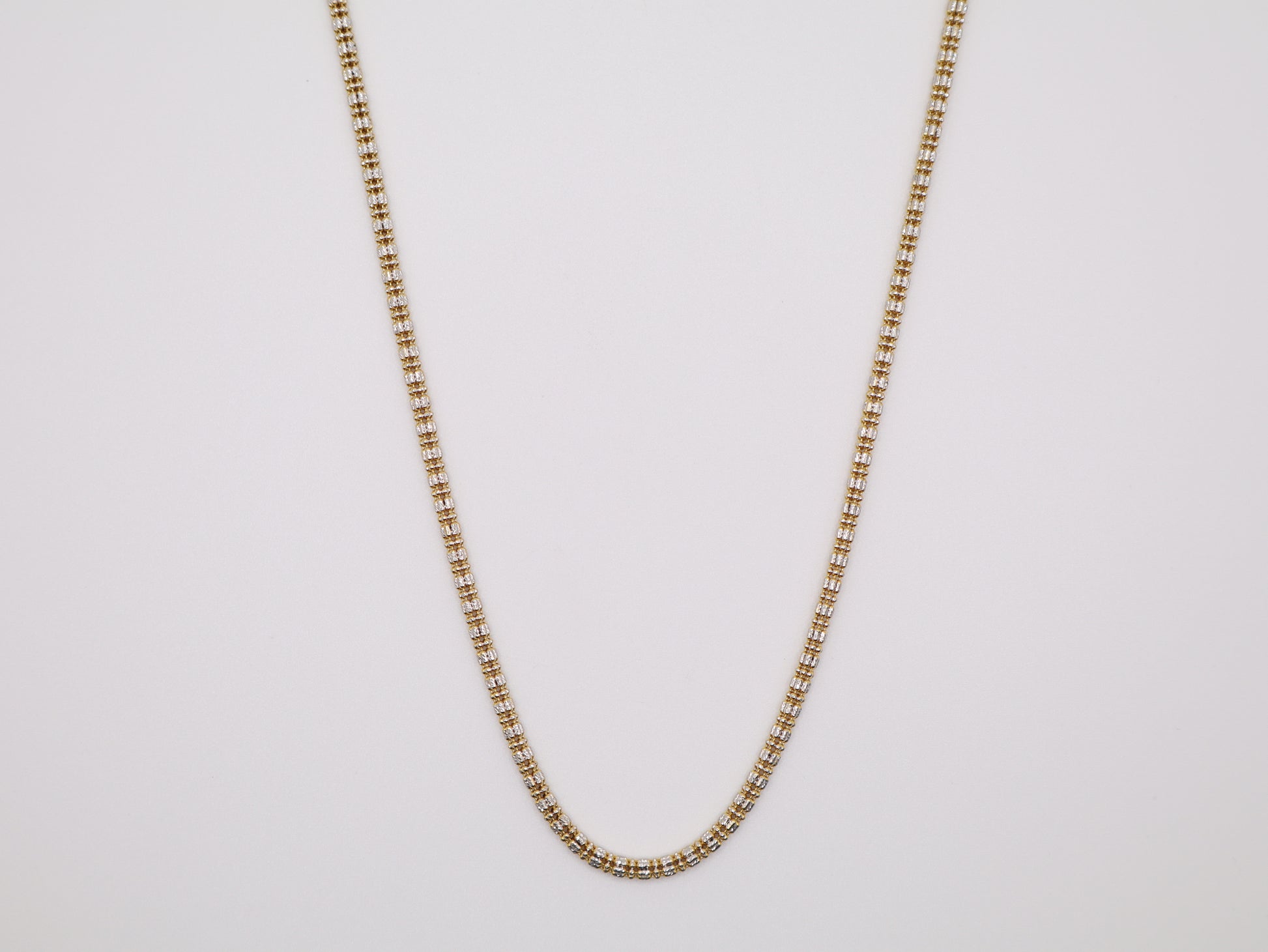 13.4g, 24in, 2.7mm Contemporary Chain