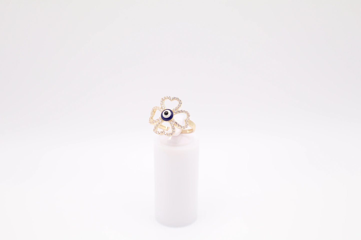 Size 7.5, 1.9mm Four-Leaf Clover Ring