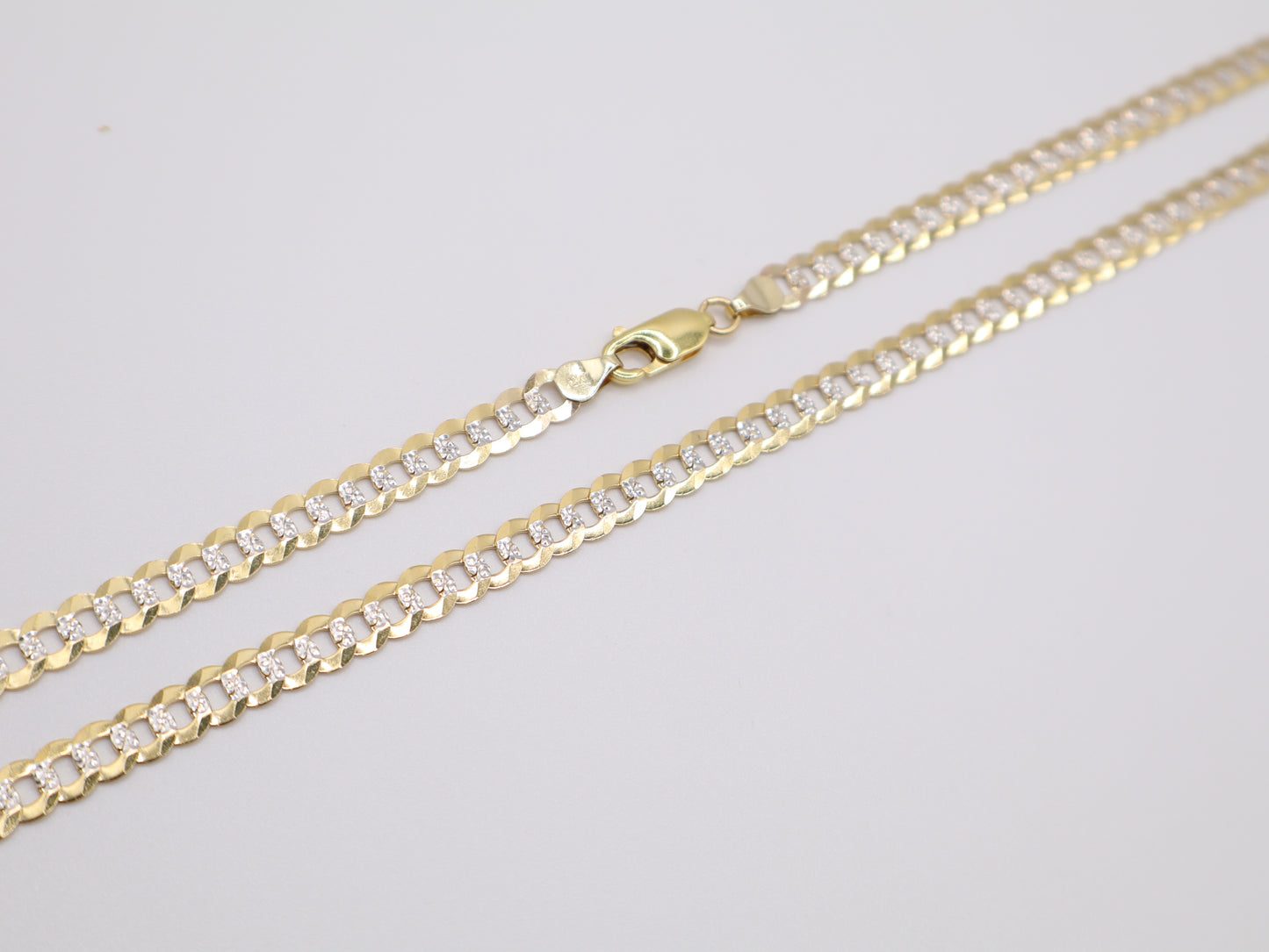 18.2g, 22in, 5.7mm Curb-Cuban Chain