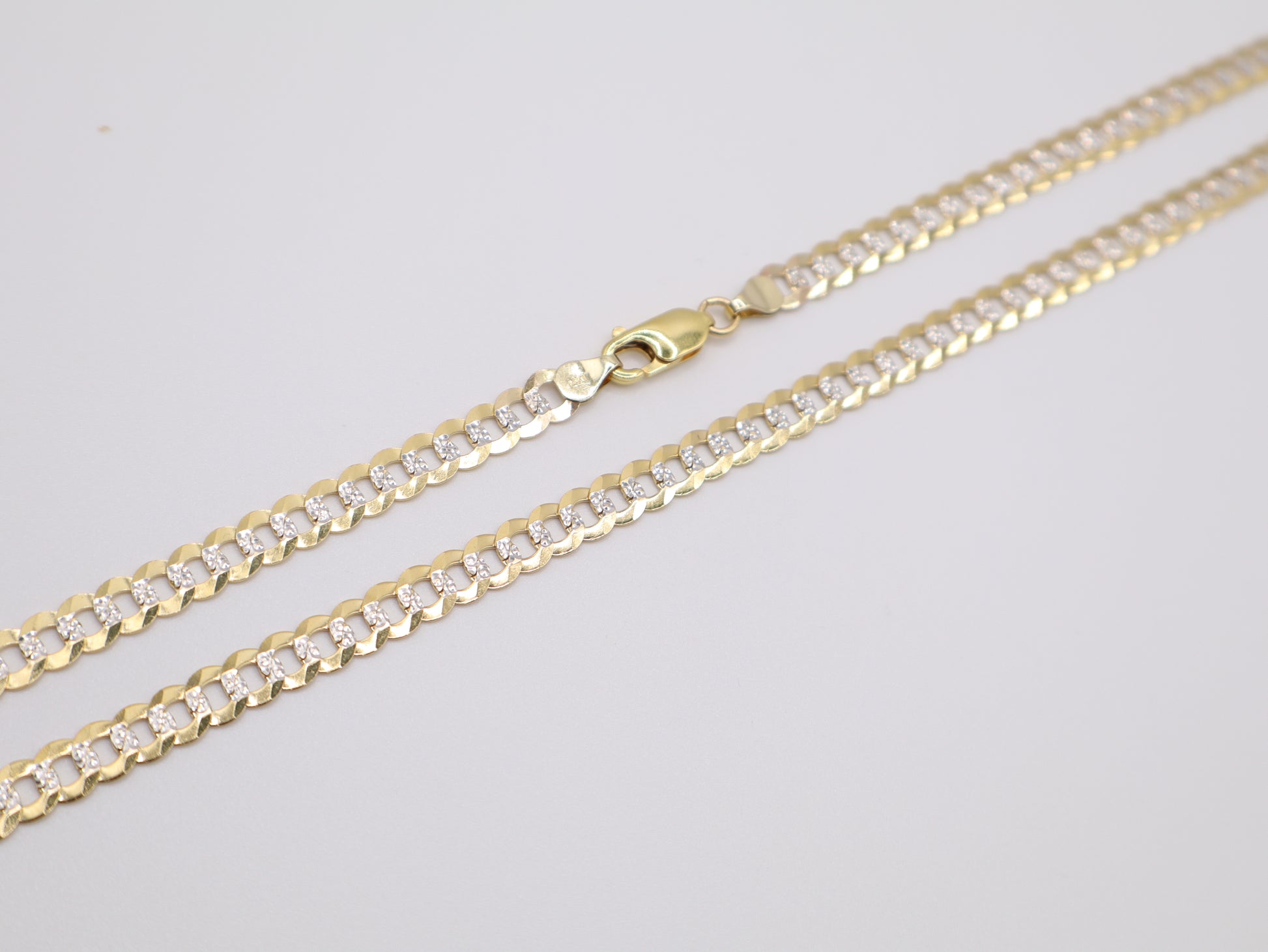 18.2g, 22in, 5.7mm Curb-Cuban Chain
