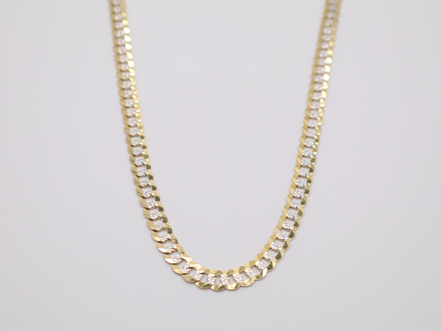 18.2g, 22in, 5.7mm Curb-Cuban Chain