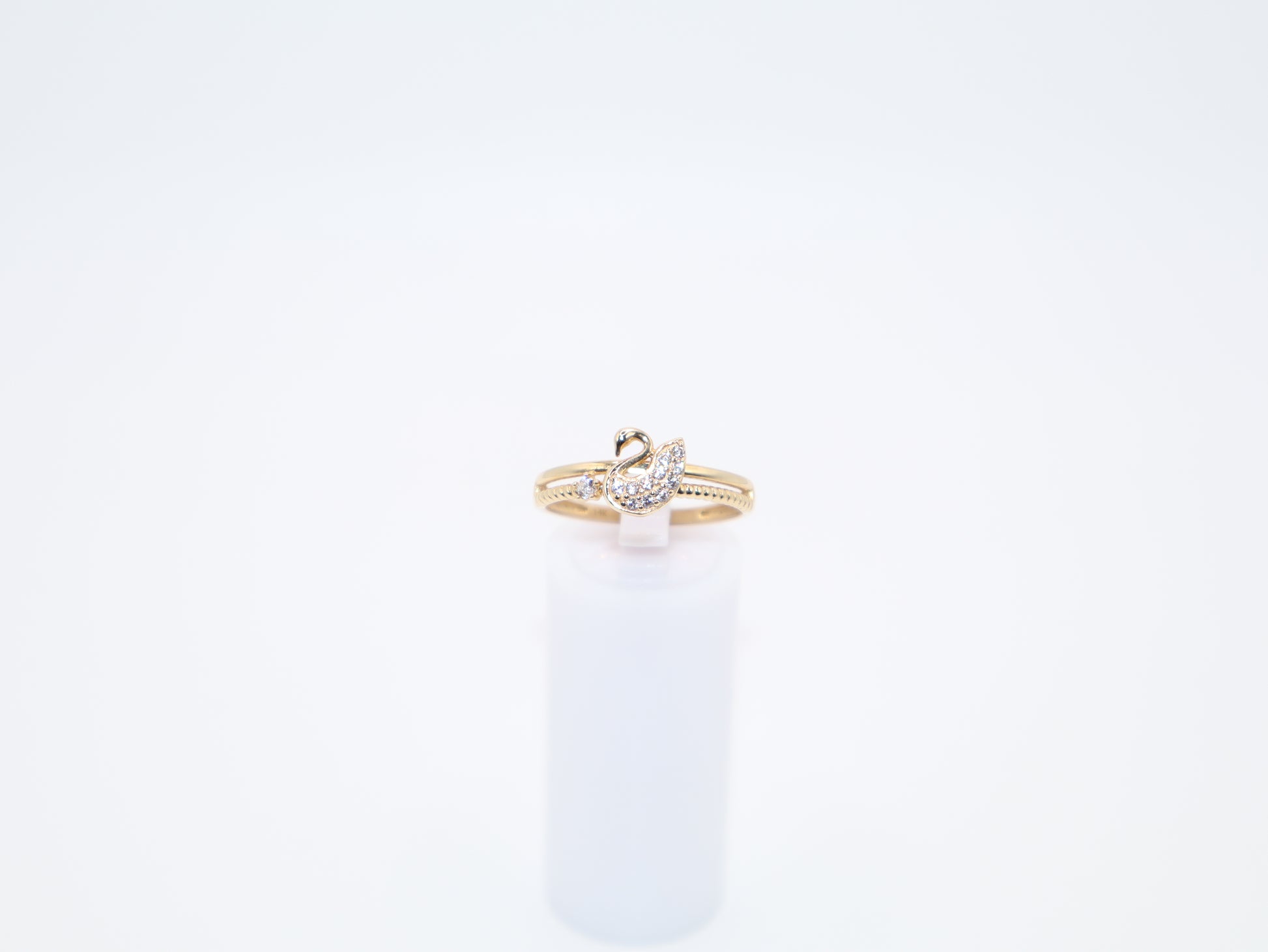 2.3g Size 9, 1.93mm Swan Ring
