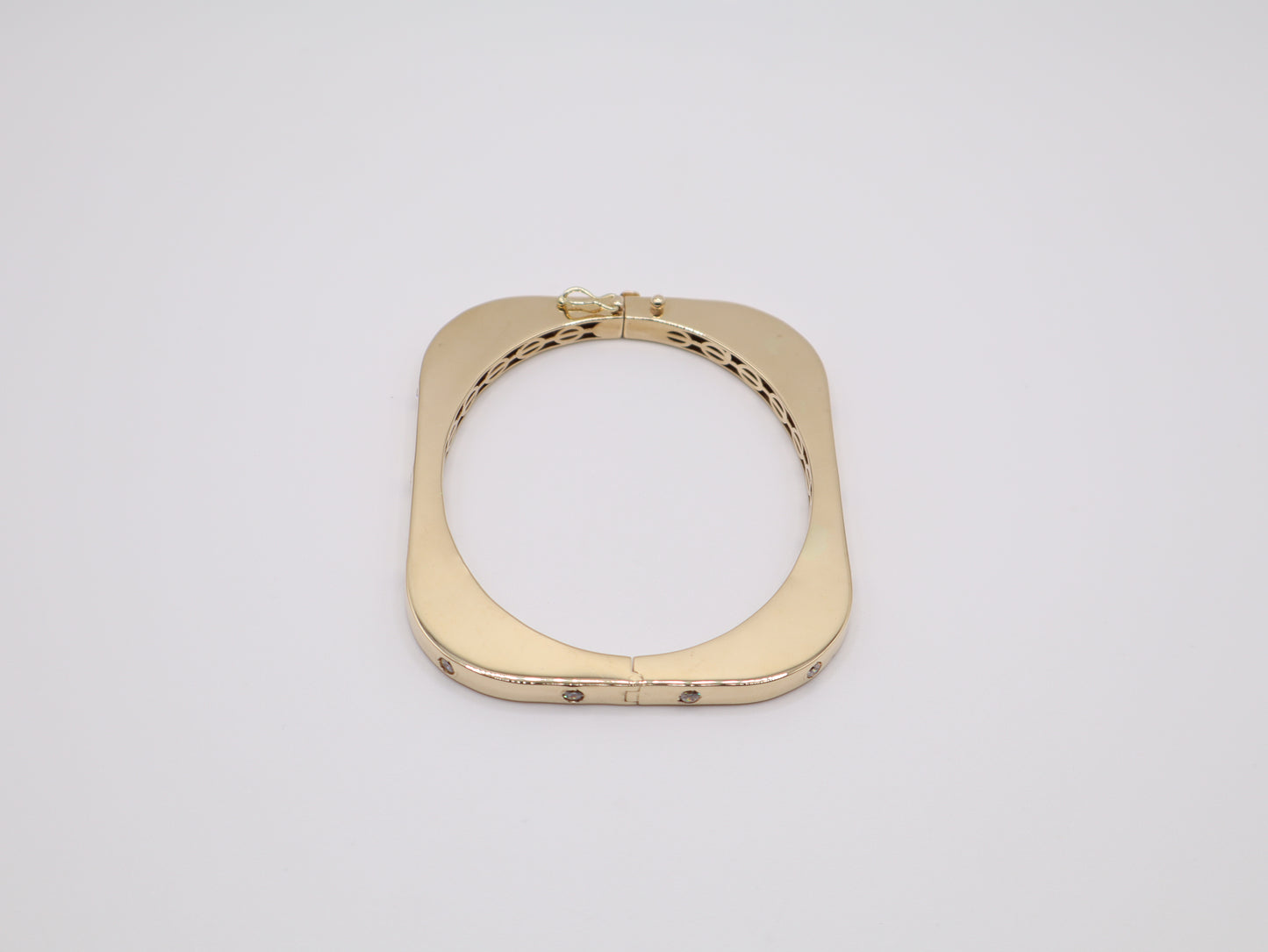23.4g, 2.5in, 4.46mm Contemporary Bracelet
