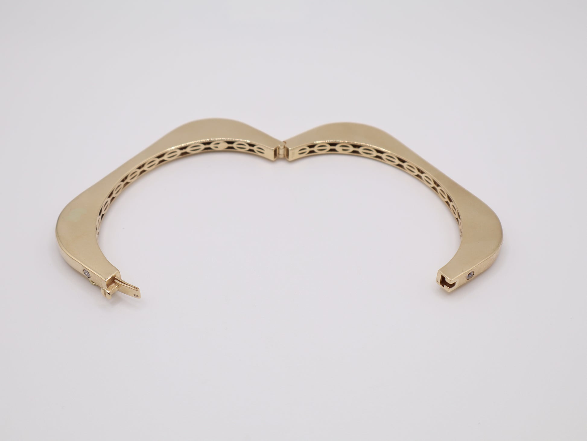 23.4g, 2.5in, 4.46mm Contemporary Bracelet