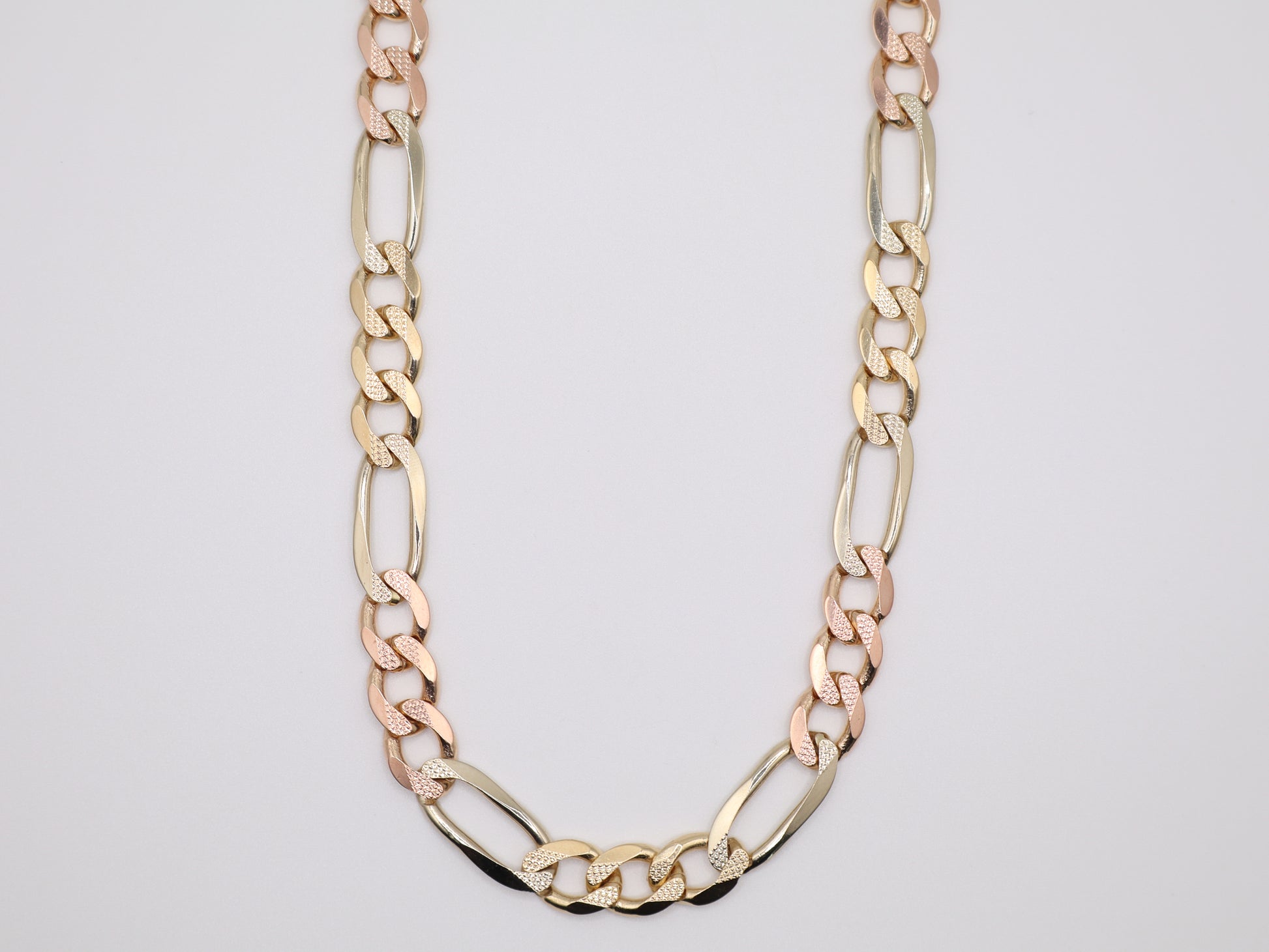 88.1g, 25.875in, 9.83mm Figaro Chain
