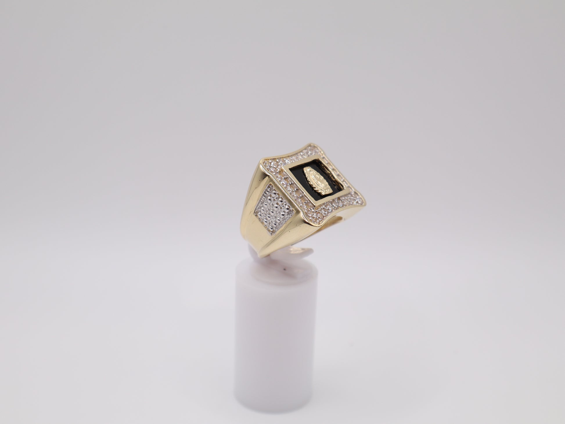 13.8g, 10 Ring Size, 6.95mm Black Stone Virgin Mary Ring