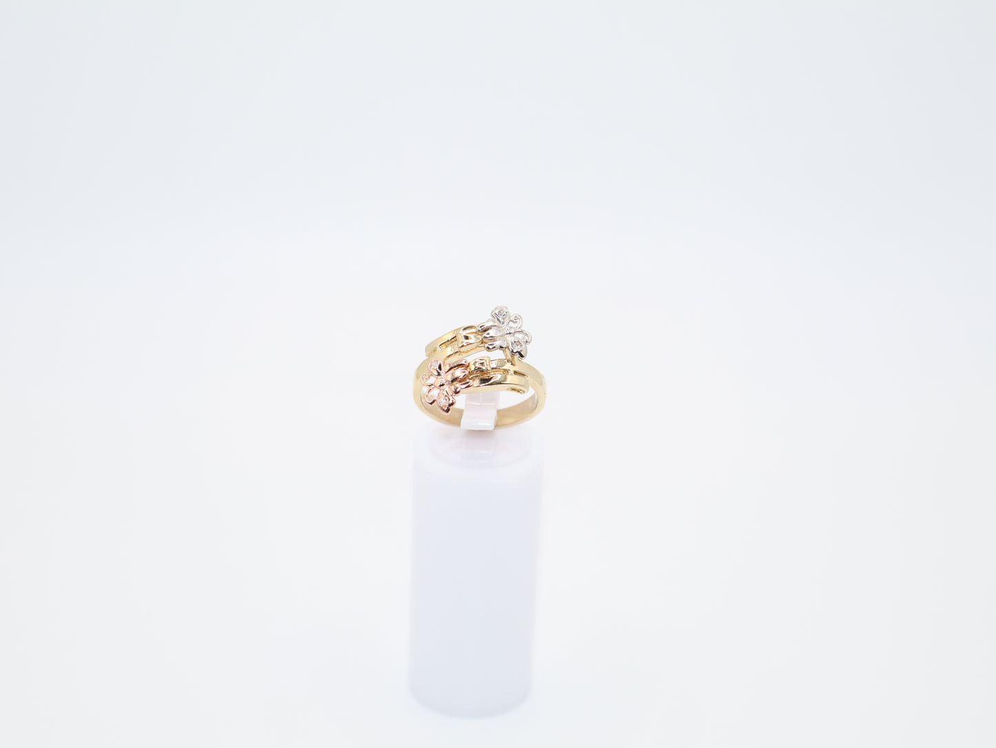4.4g Size 6.5, 2.99mm Tri-Color Flower Ring