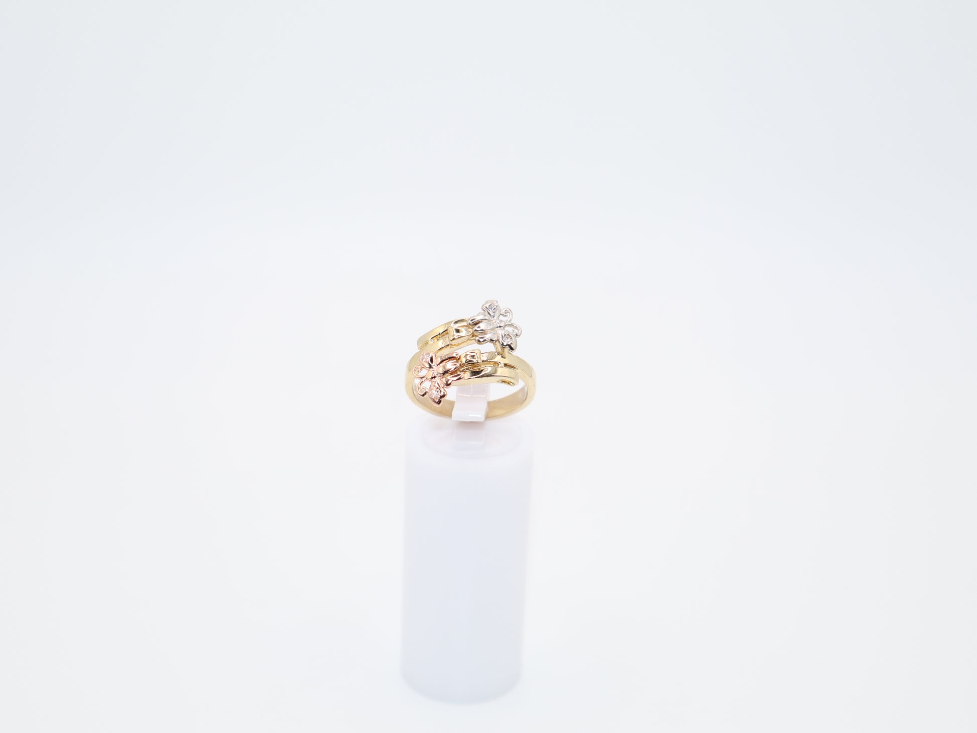 4.4g Size 6.5, 2.99mm Tri-Color Flower Ring