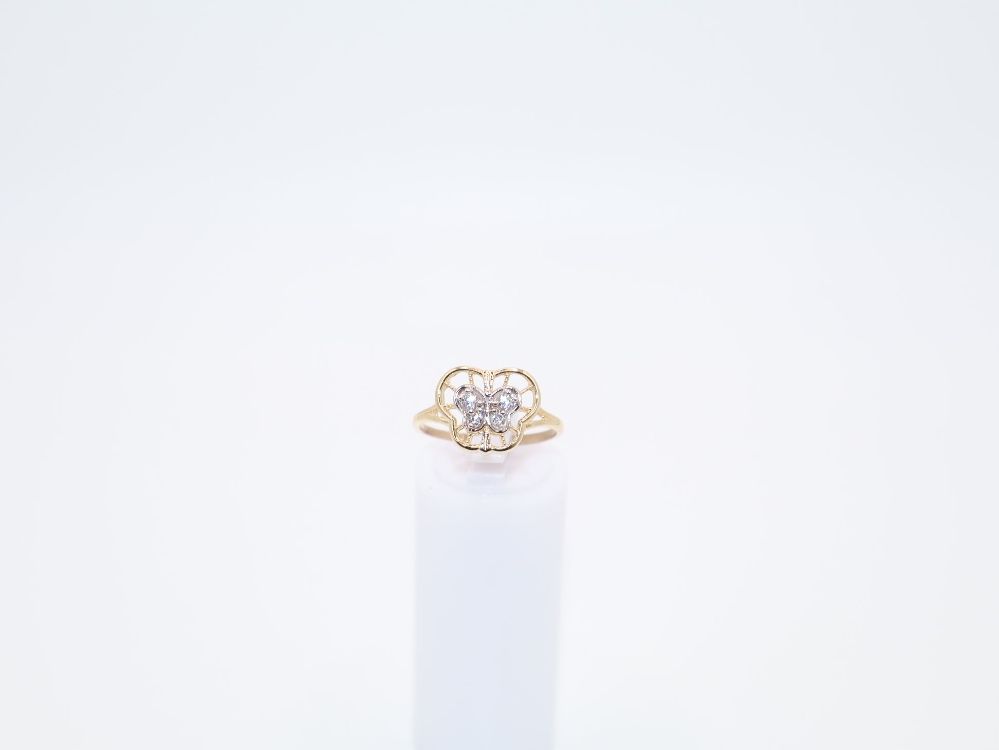1.9g Size 6.75, 1.36mm Stone Butterfly Ring