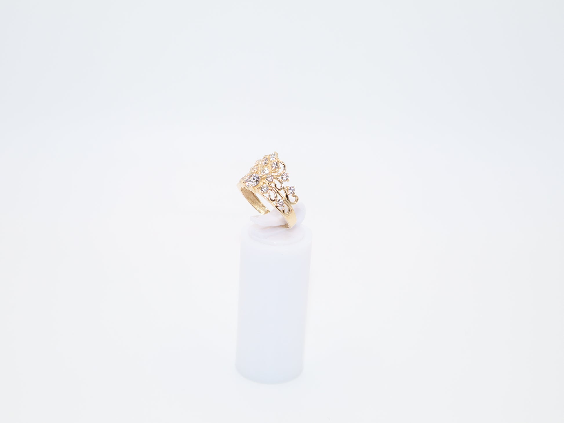 2.8g Size 6.5, 2.34mm Crown Stone Ring