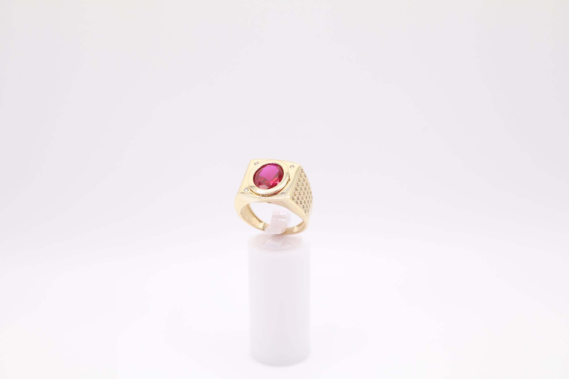Size 9.5, 2.65mm Red Stone Ring