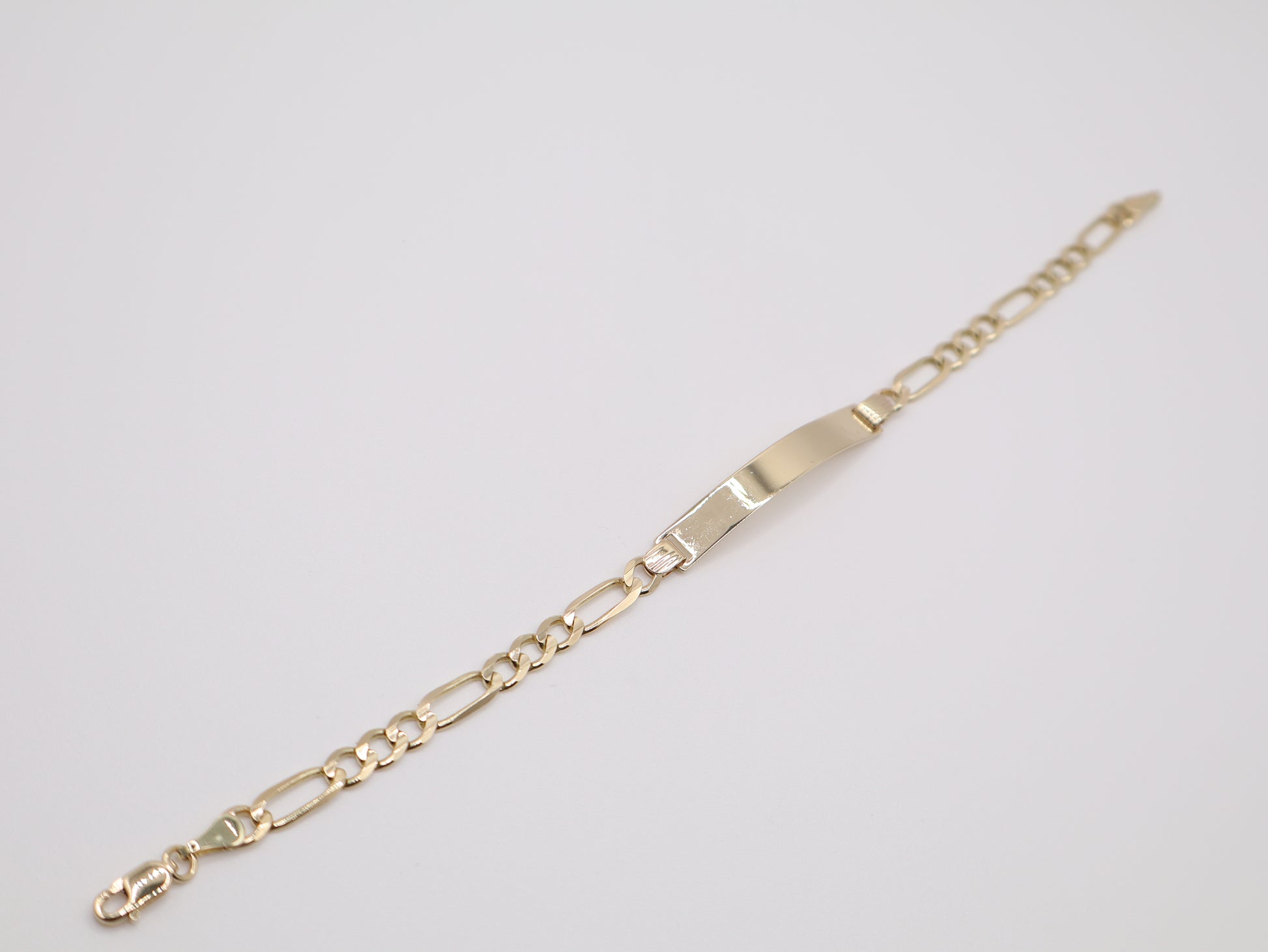 7.5g, 8in, 6mm Figaro Plate Bracelet
