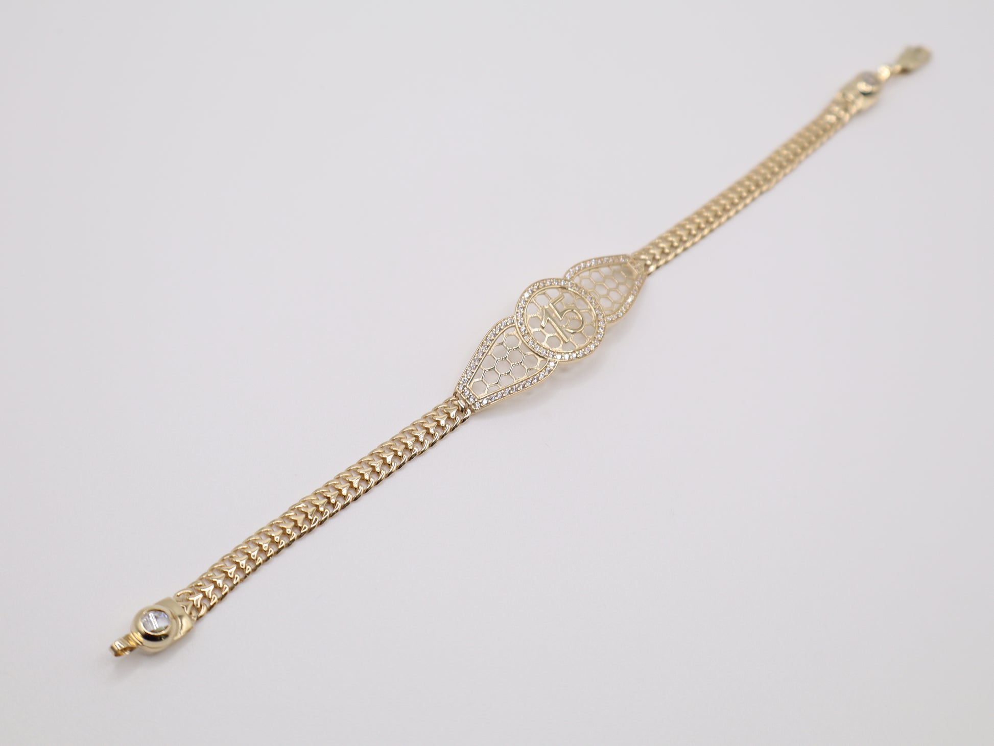 6.8g, 7.25in, 14.65mm Quinceañera Bracelet
