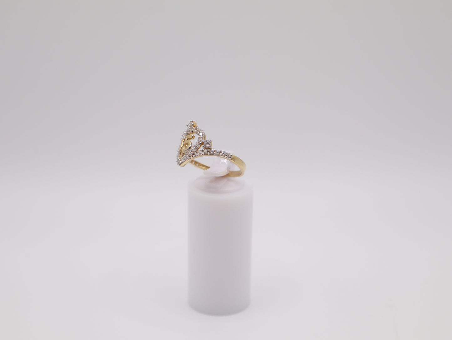 Size 8.5, 2mm, Quinceañera Ring