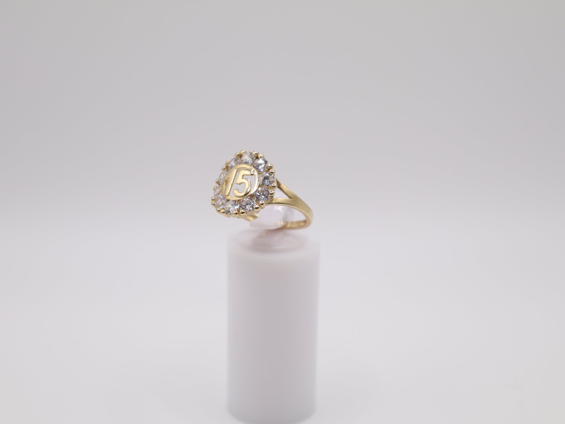 Size 8.25, 1.9mm, Quinceañera Ring