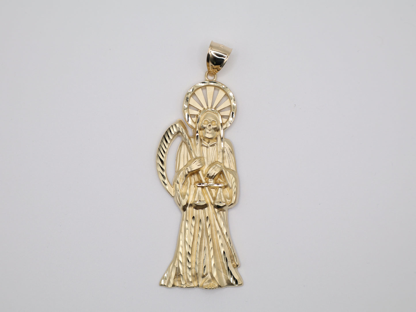 22.2g 3.81in, 30mm Saint Death Pendant