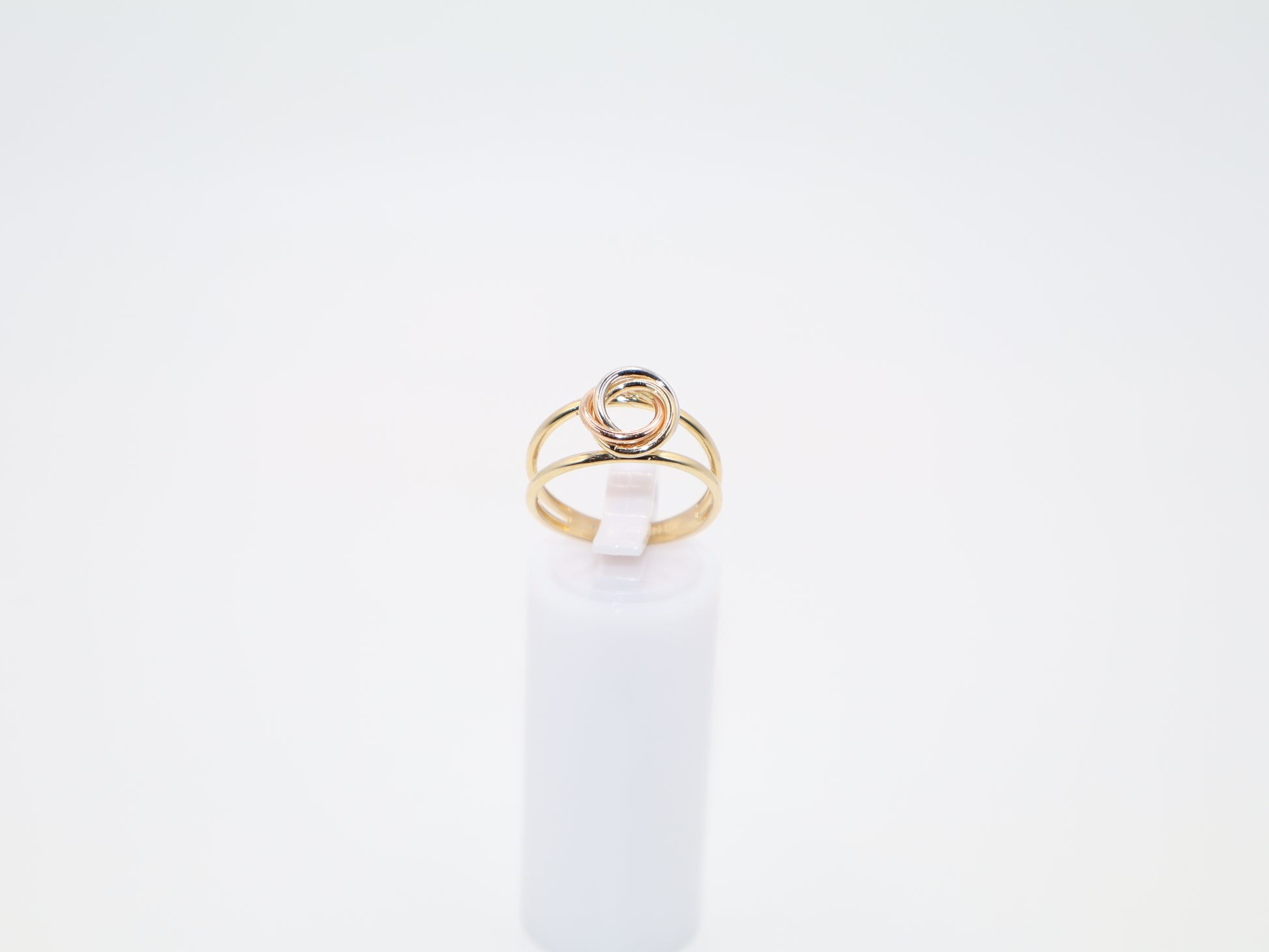 2.1g Size 6.75, 2.85mm Contemporary Ring