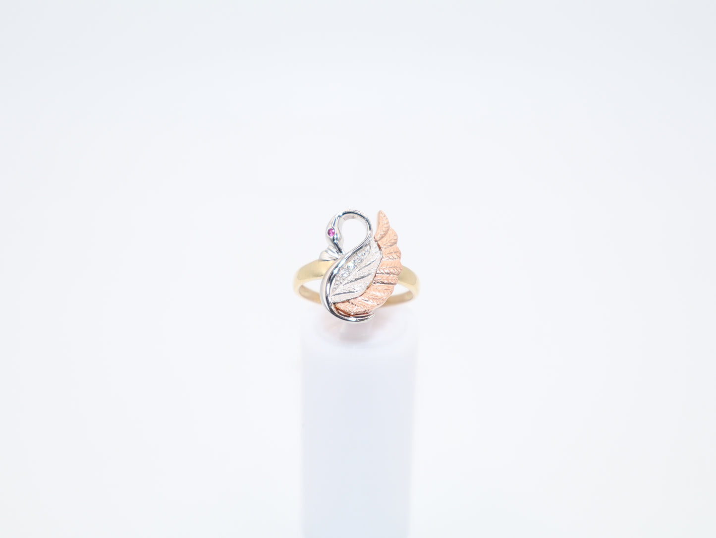 3.4g Size 8, 1.93mm Tri-Color Swan Ring