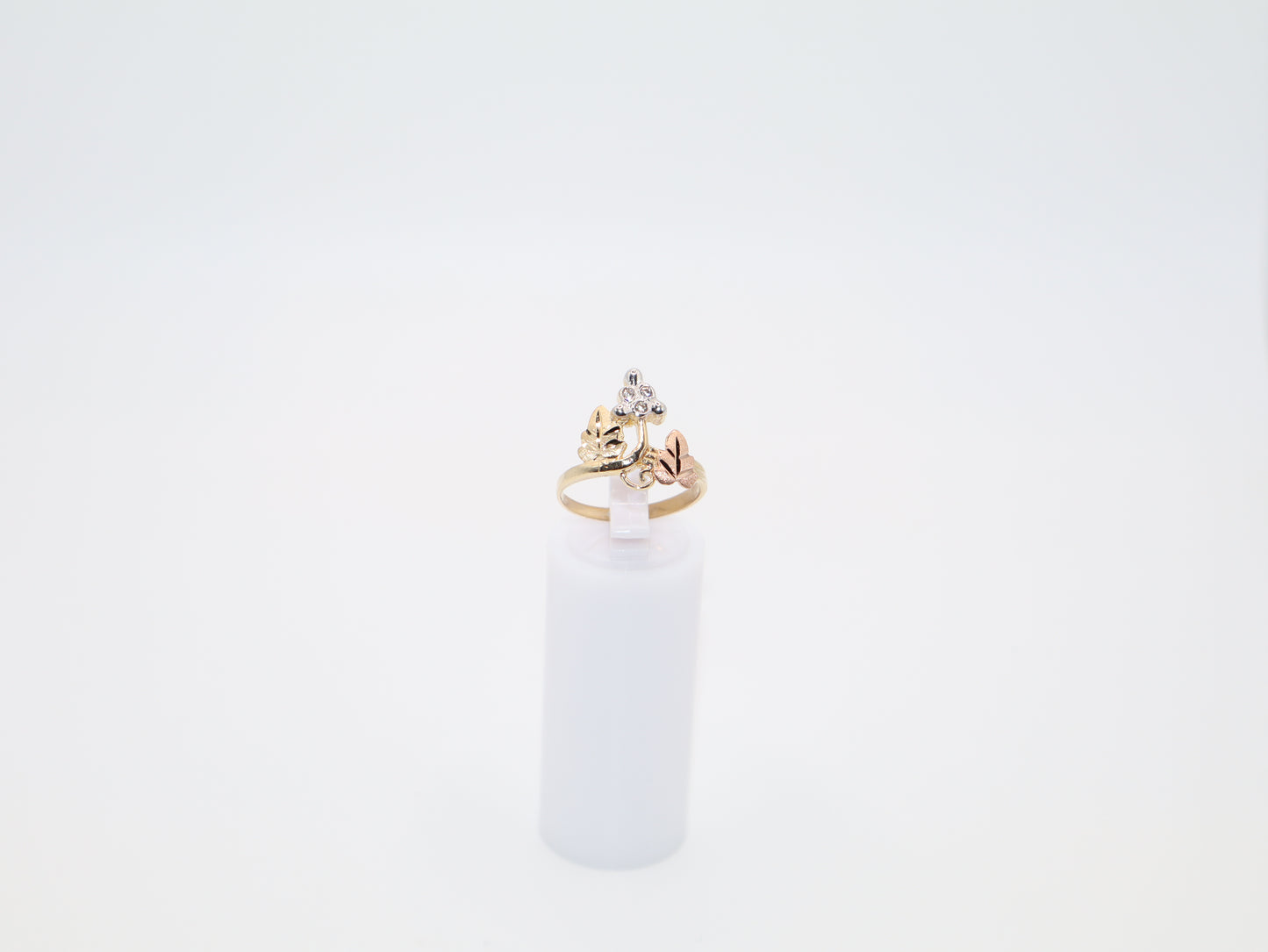 2.9g Size 6.75, 2.04mm Tri-Color Flower Ring