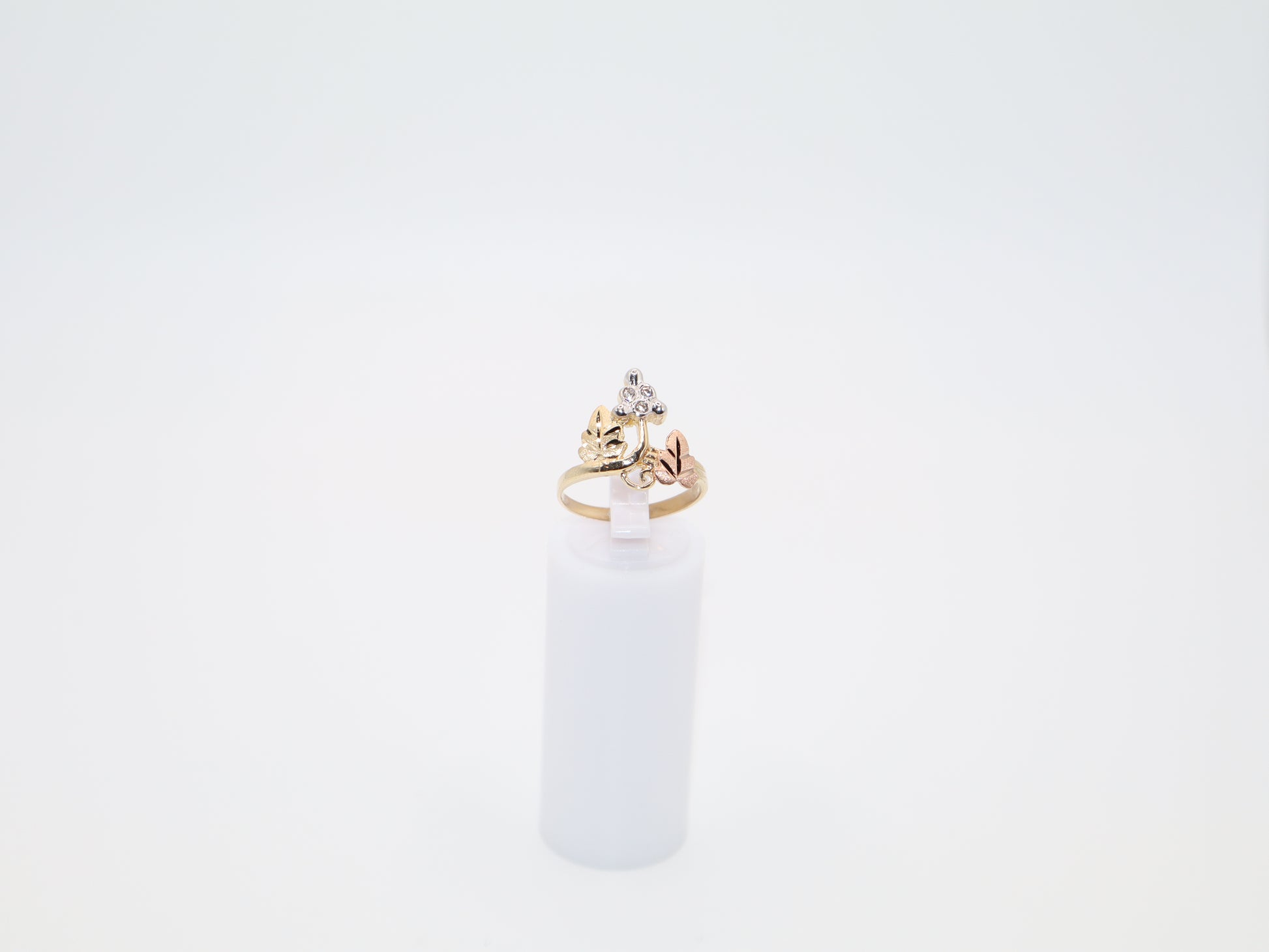 2.9g Size 6.75, 2.04mm Tri-Color Flower Ring