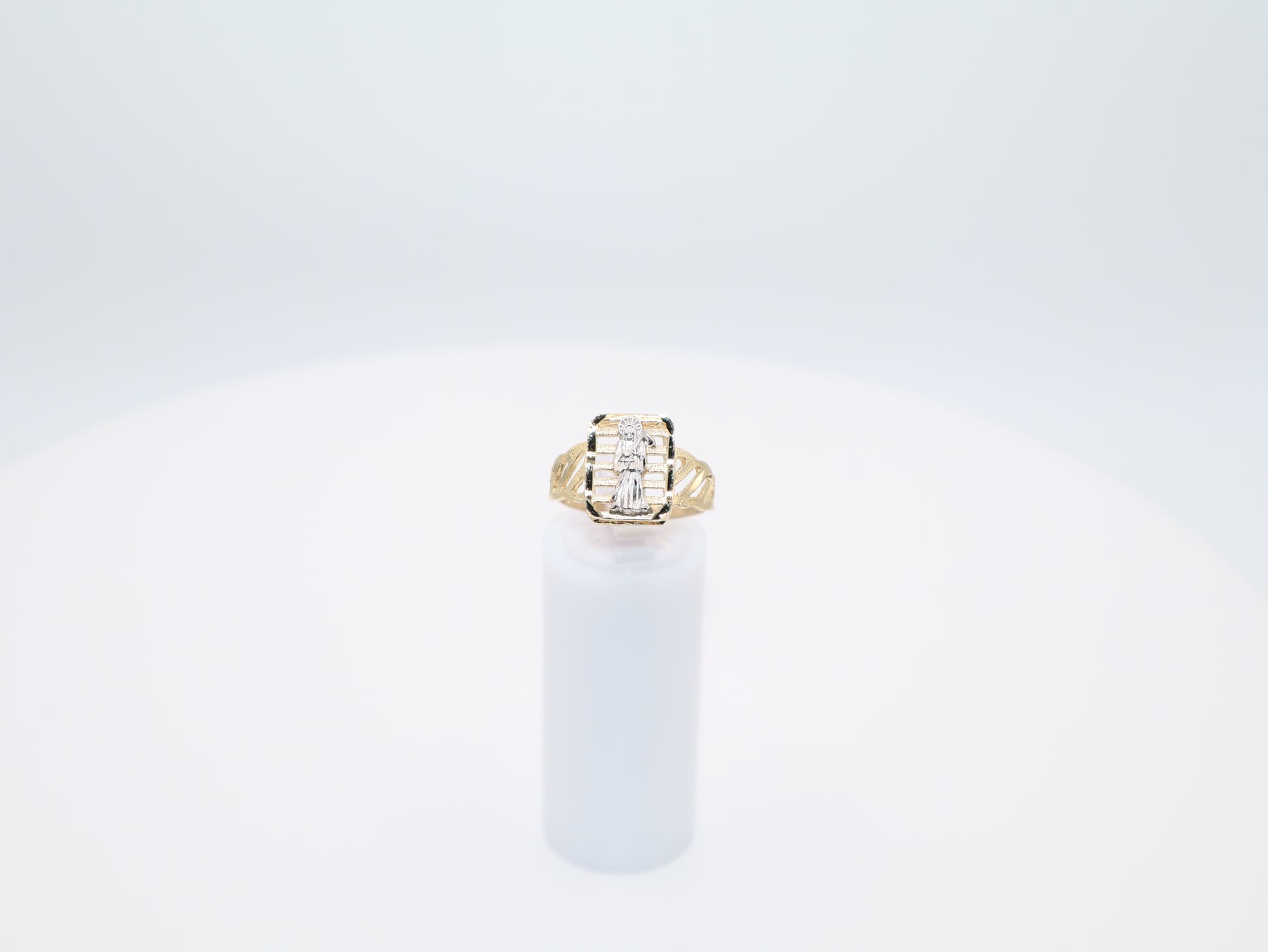 2.2g Size 8.25, 1.38mm Religious Ring